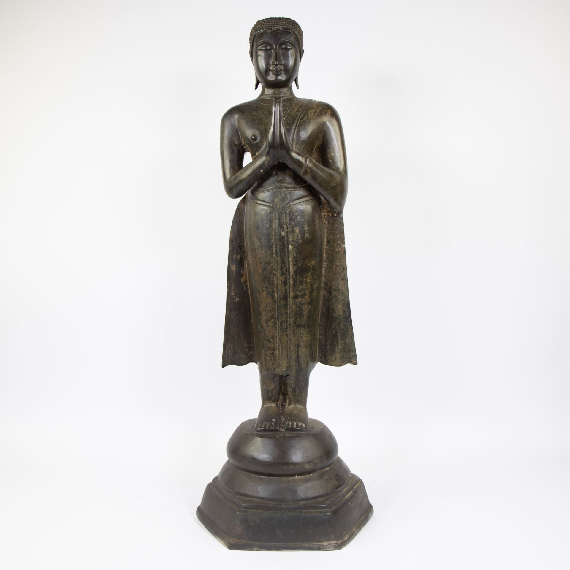 Bronze depiction of a worshiper of a Buddha late Ayutthaya - 17-18th century Thailand