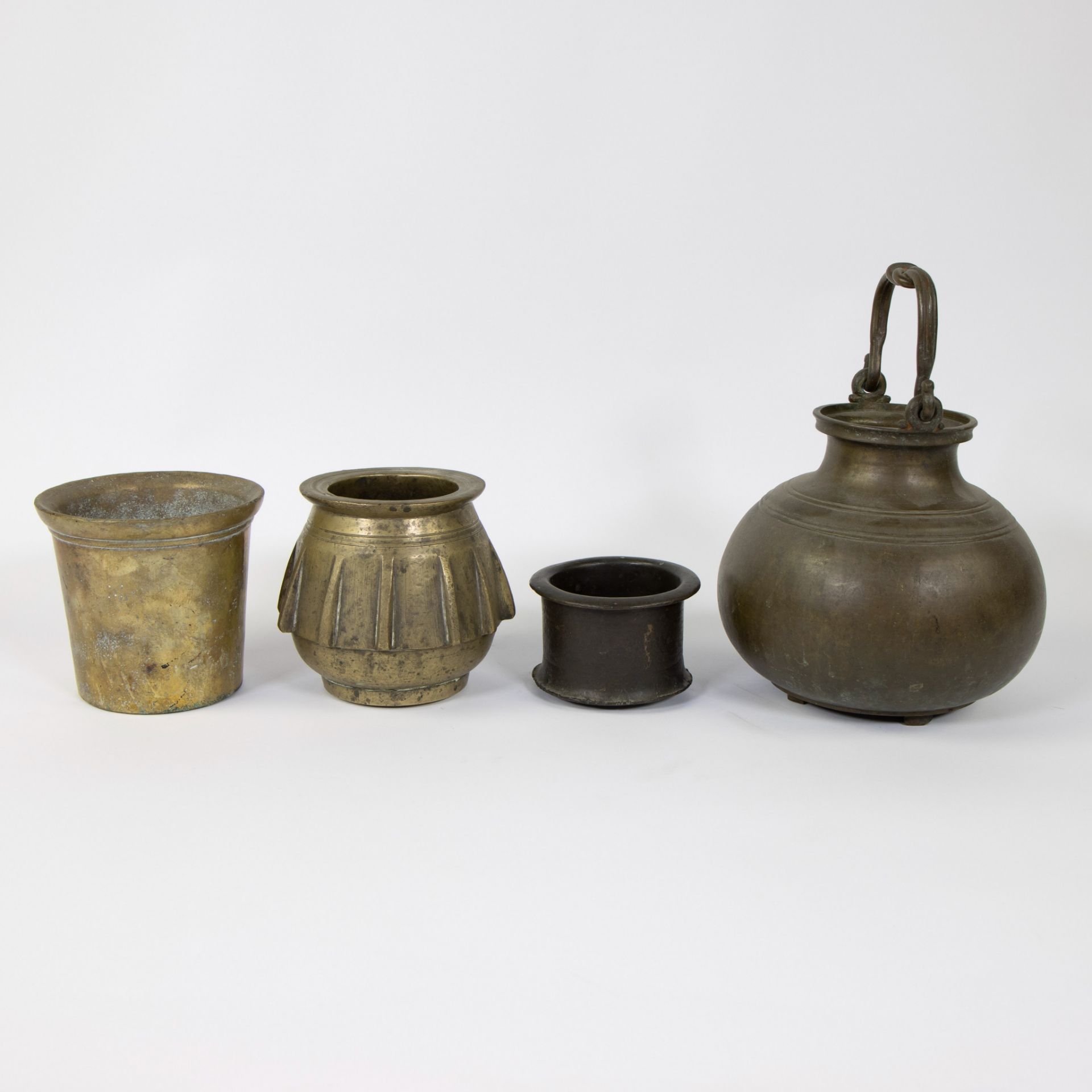 Collection Persian/Ottoman, 18th century mortar with pestle, 16th mortar, water vessel 17th/18th and - Image 5 of 5