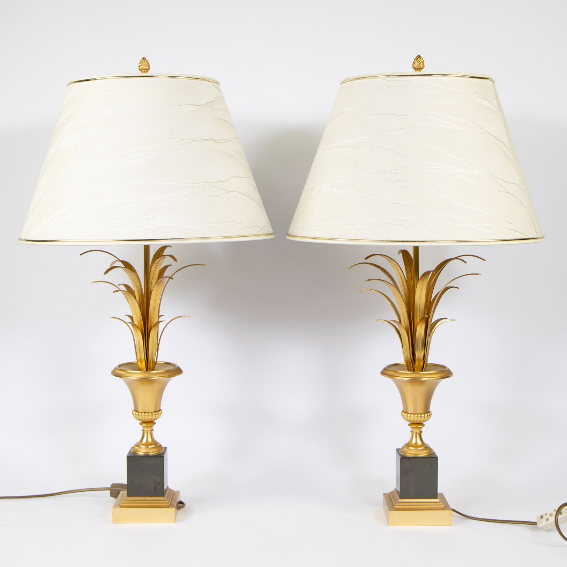 Beautiful couple of designer lamp Boulanger in gilt messing with pineapple leaves, Belgium, 1970s - Image 2 of 4