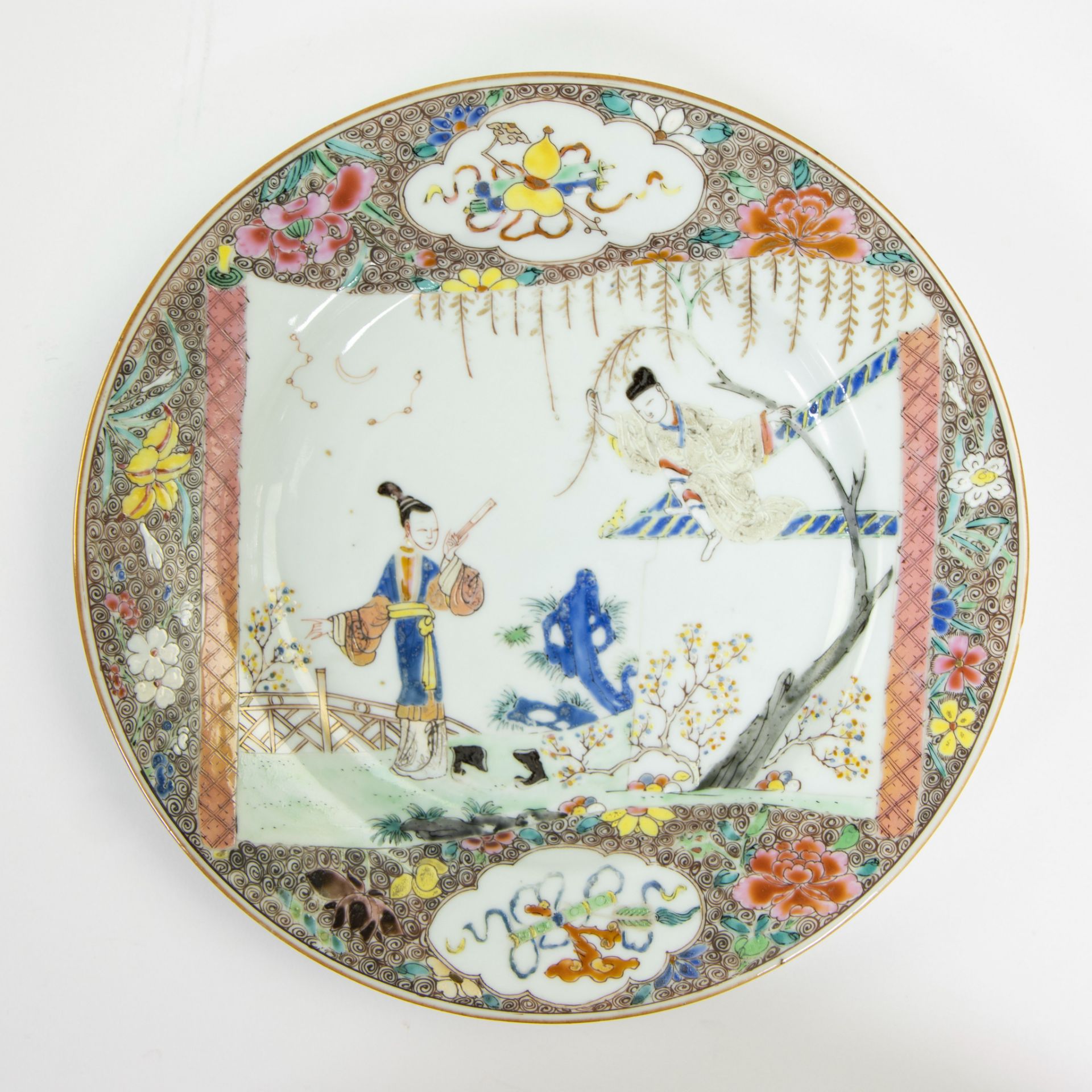 Set of six Chinese porcelain plates depicting a scene from the romance of The Western Chamber. Zhang - Image 4 of 15