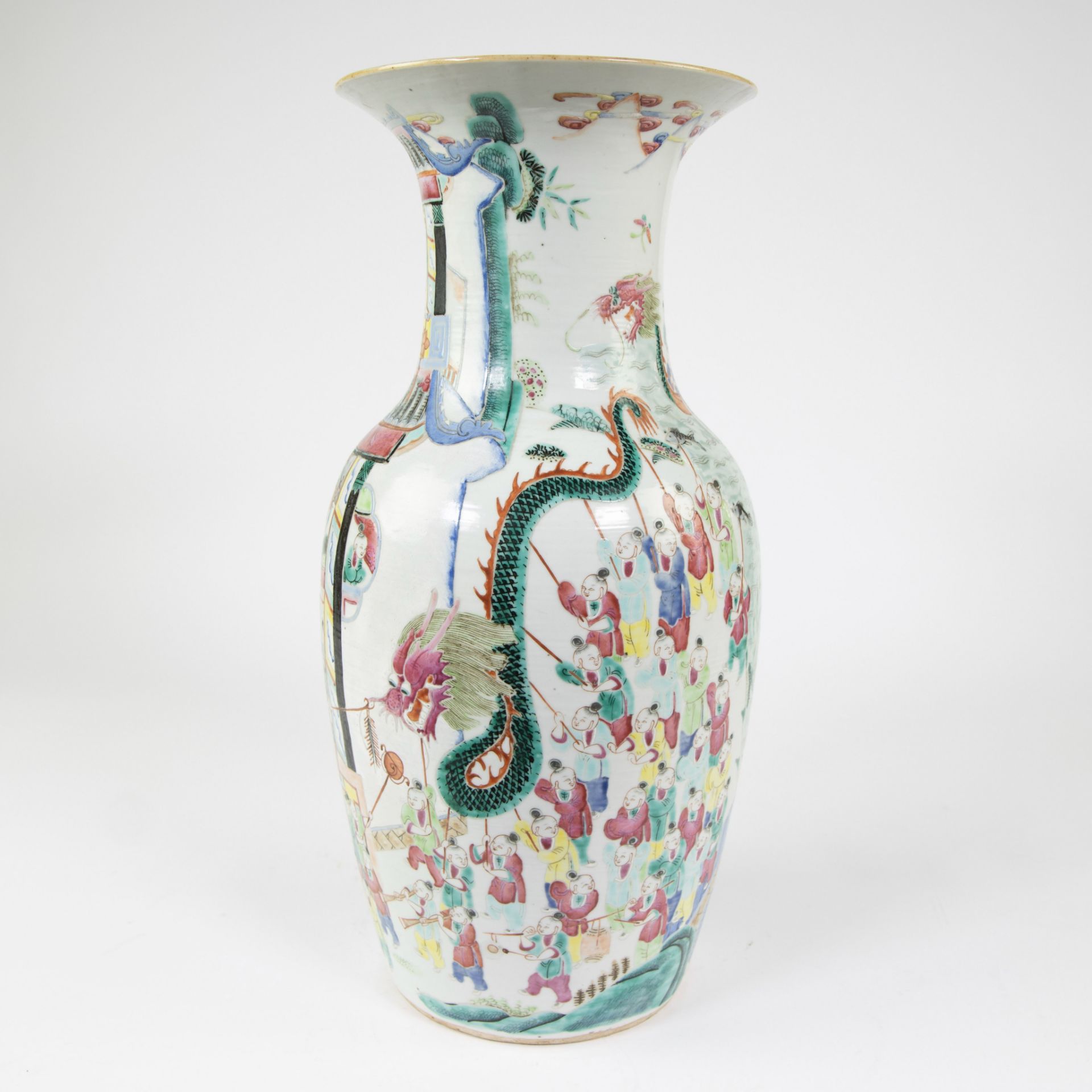 Chinese procelain baluster shaped vase decorated in famille rose enamels with 100 lucky boys theme.  - Bild 4 aus 11
