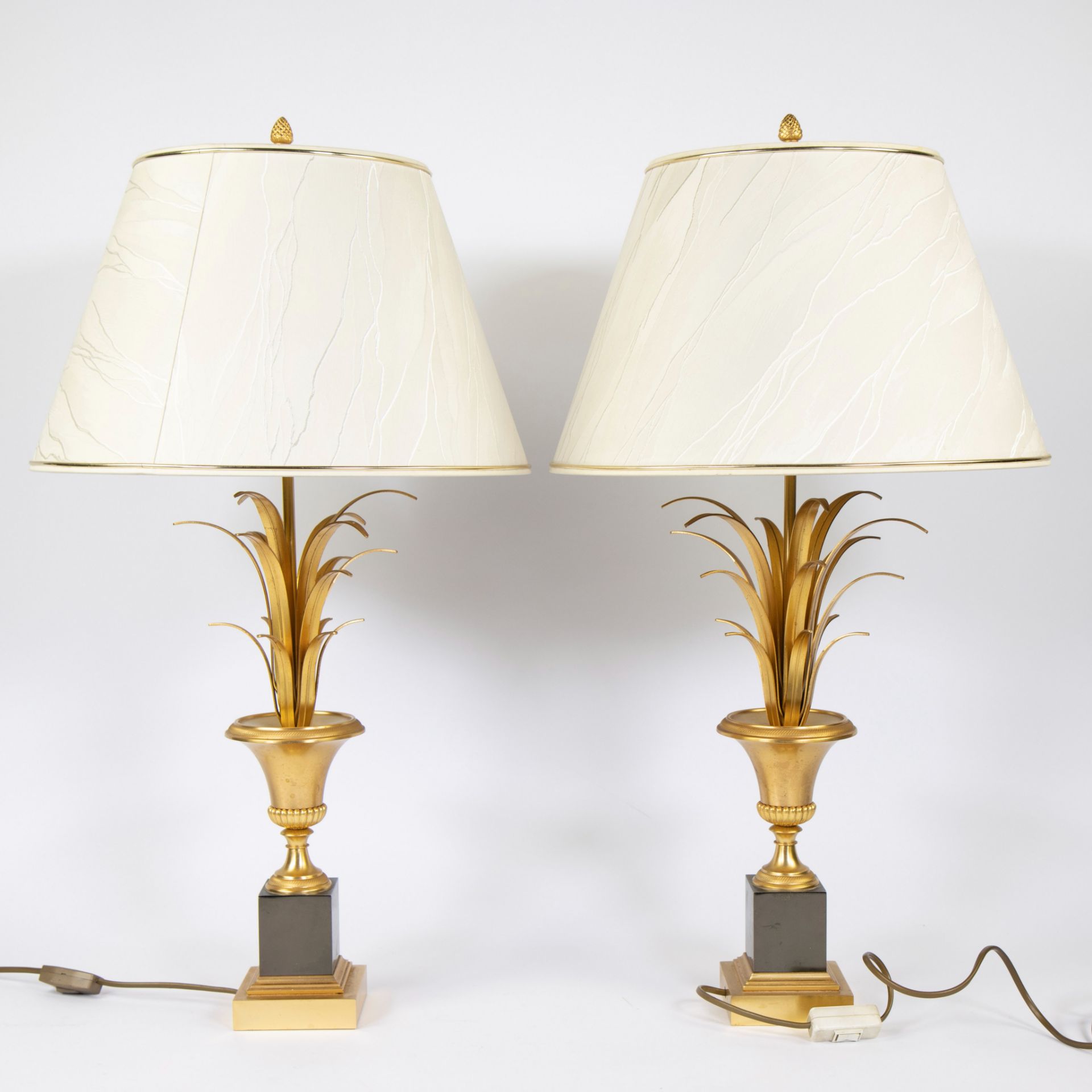 Beautiful couple of designer lamp Boulanger in gilt messing with pineapple leaves, Belgium, 1970s - Image 4 of 4