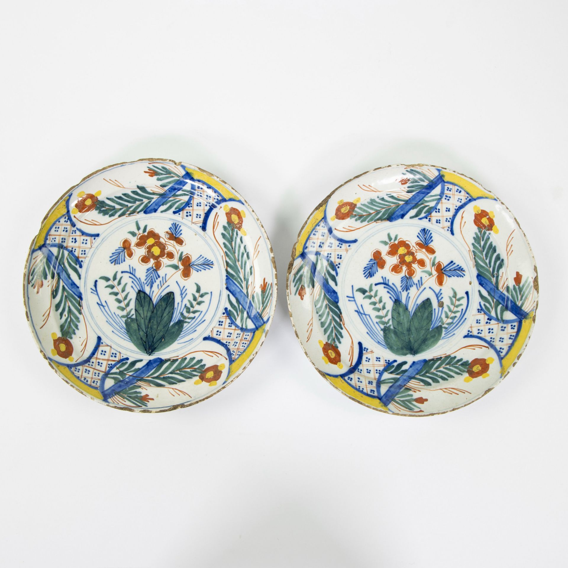 Collection of polychrome Delft plates, 18th century - Image 6 of 7