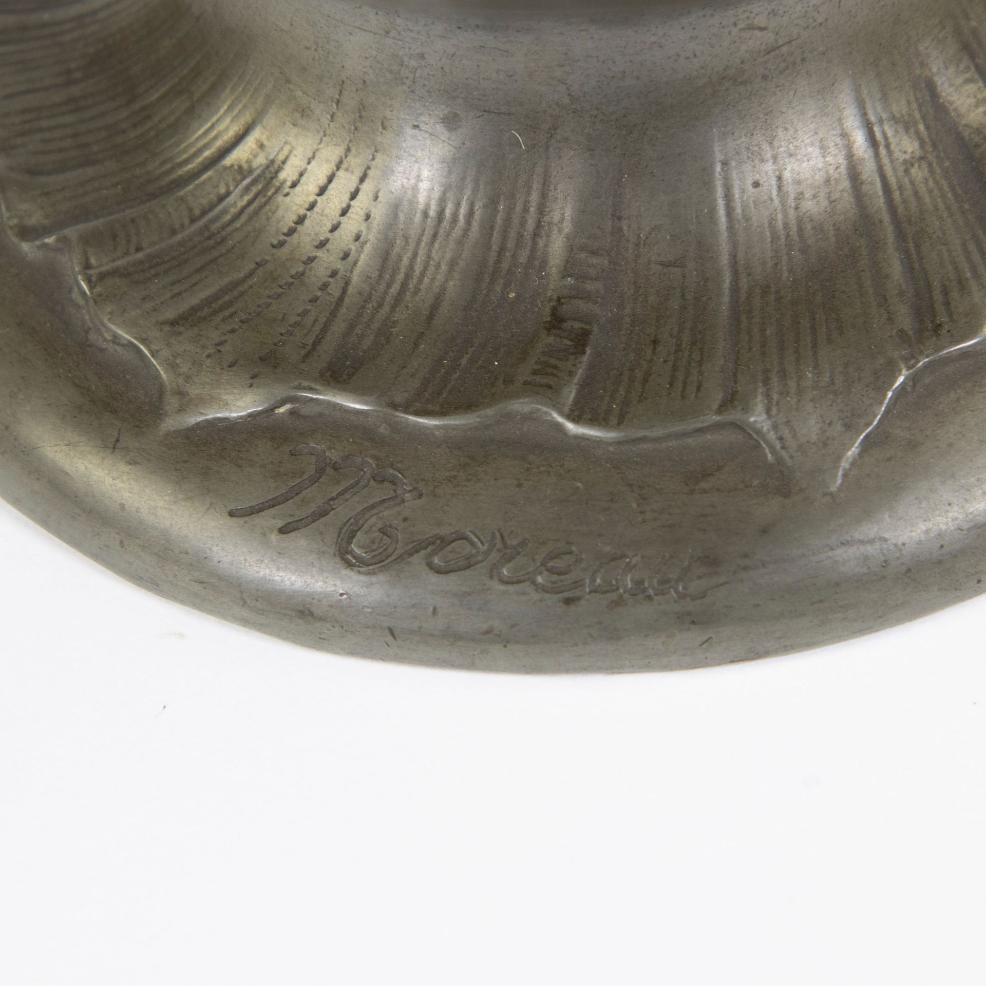 Pewter jug decorated with a dreaming girl and splened children, signed Moreau - Image 3 of 5