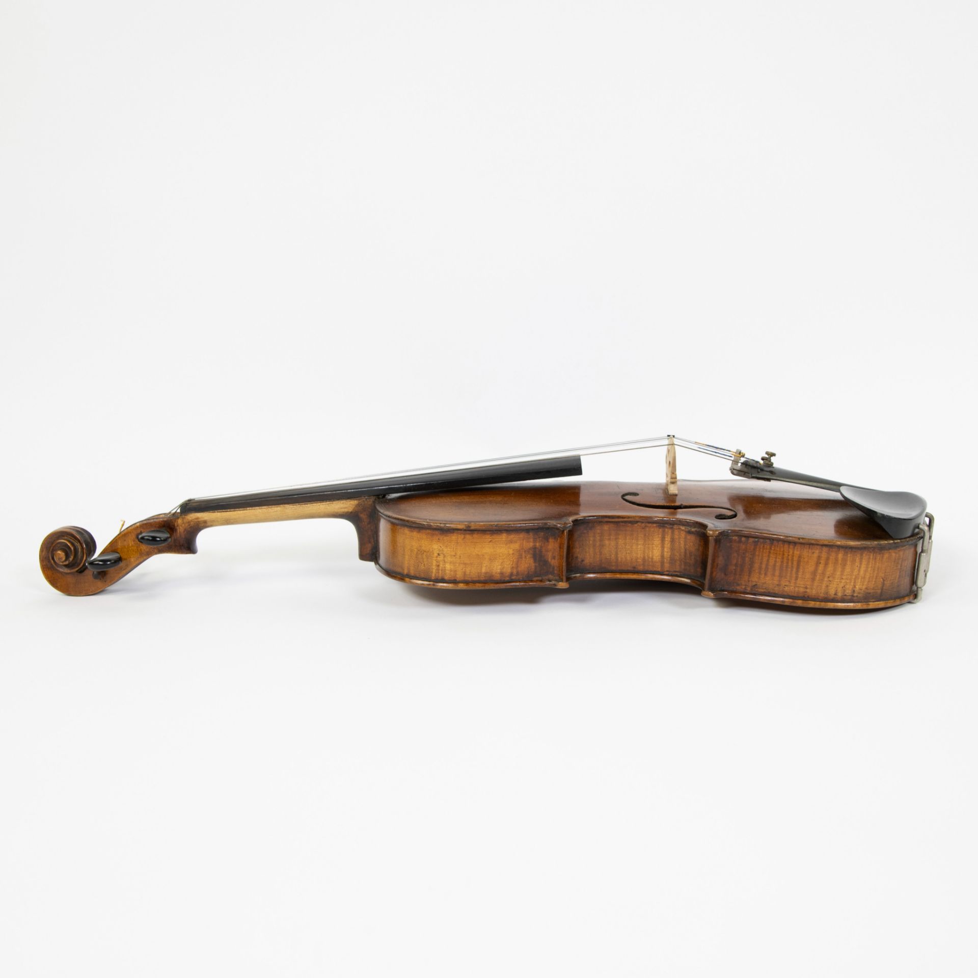 Violin no label, fire stamp heel 'RG', 356mm, wooden case - Image 2 of 5