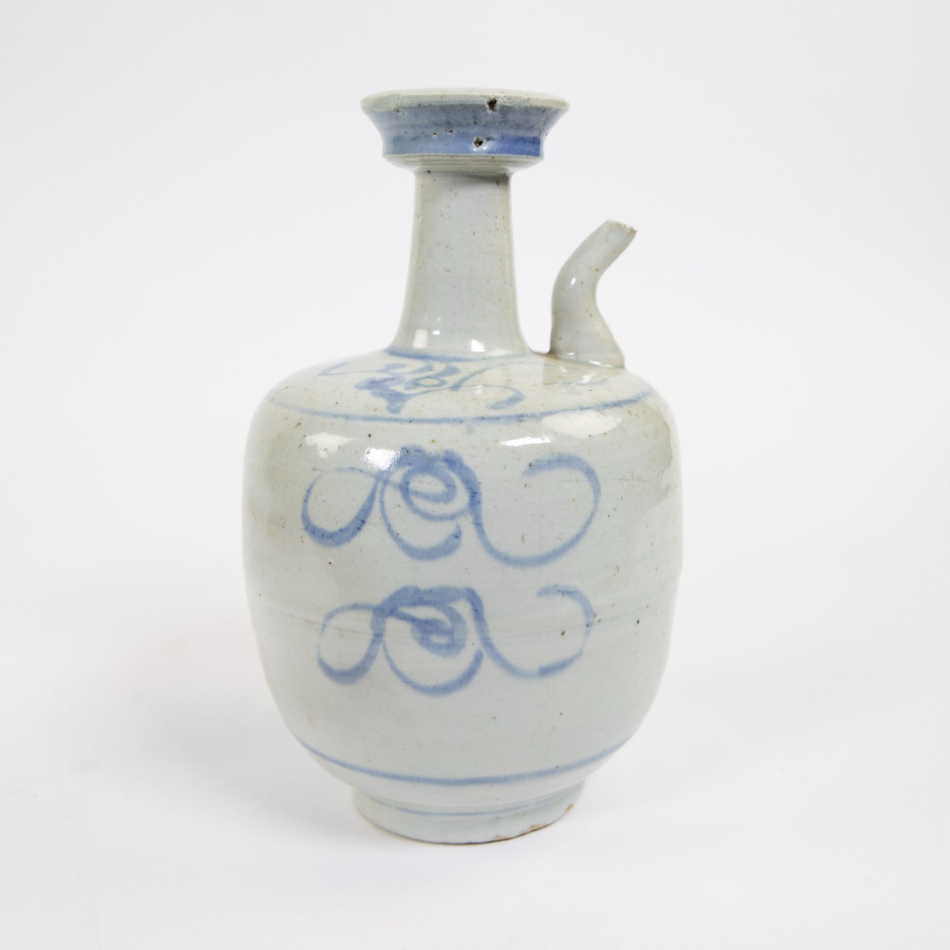 Pitcher or 'Kendi' in blue and white Chinese porcelain, Ming dynasty - Image 3 of 6