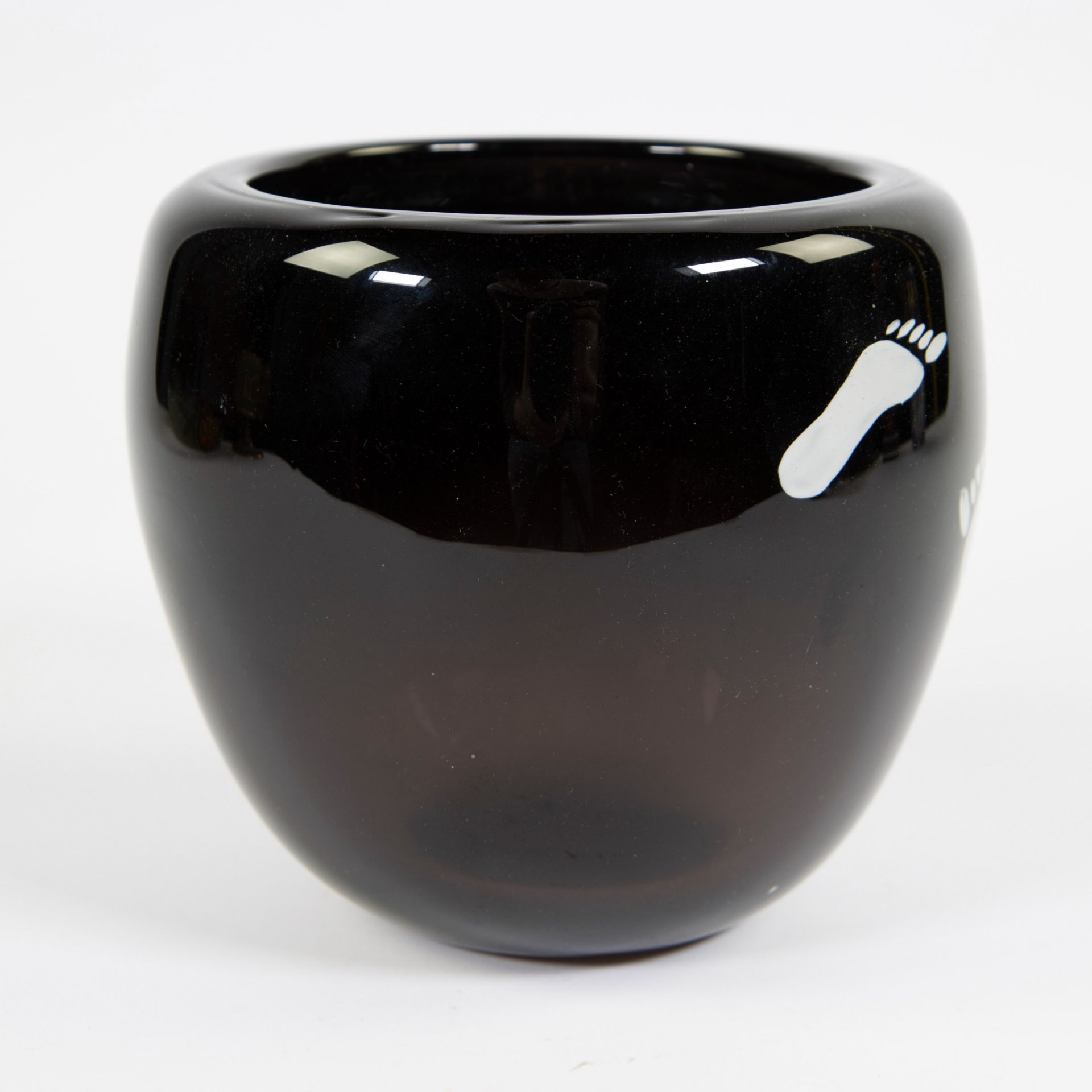 Black modernist ceramic vase, signed and dated '91 - Image 4 of 5