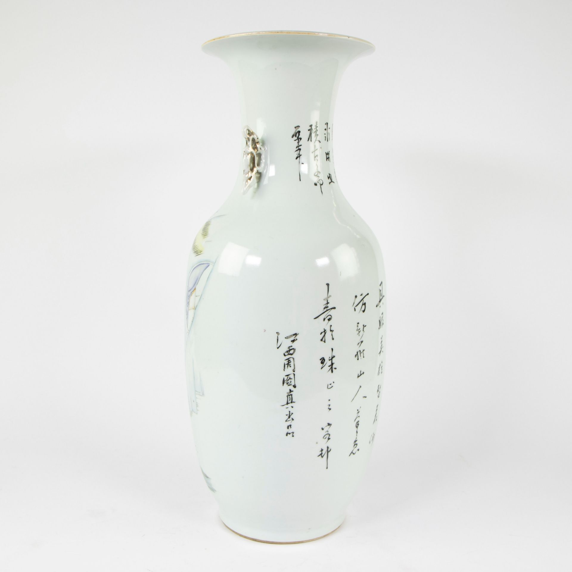 19th century Chinese famille rose vase decorated with figures and Chinese texts - Image 4 of 11