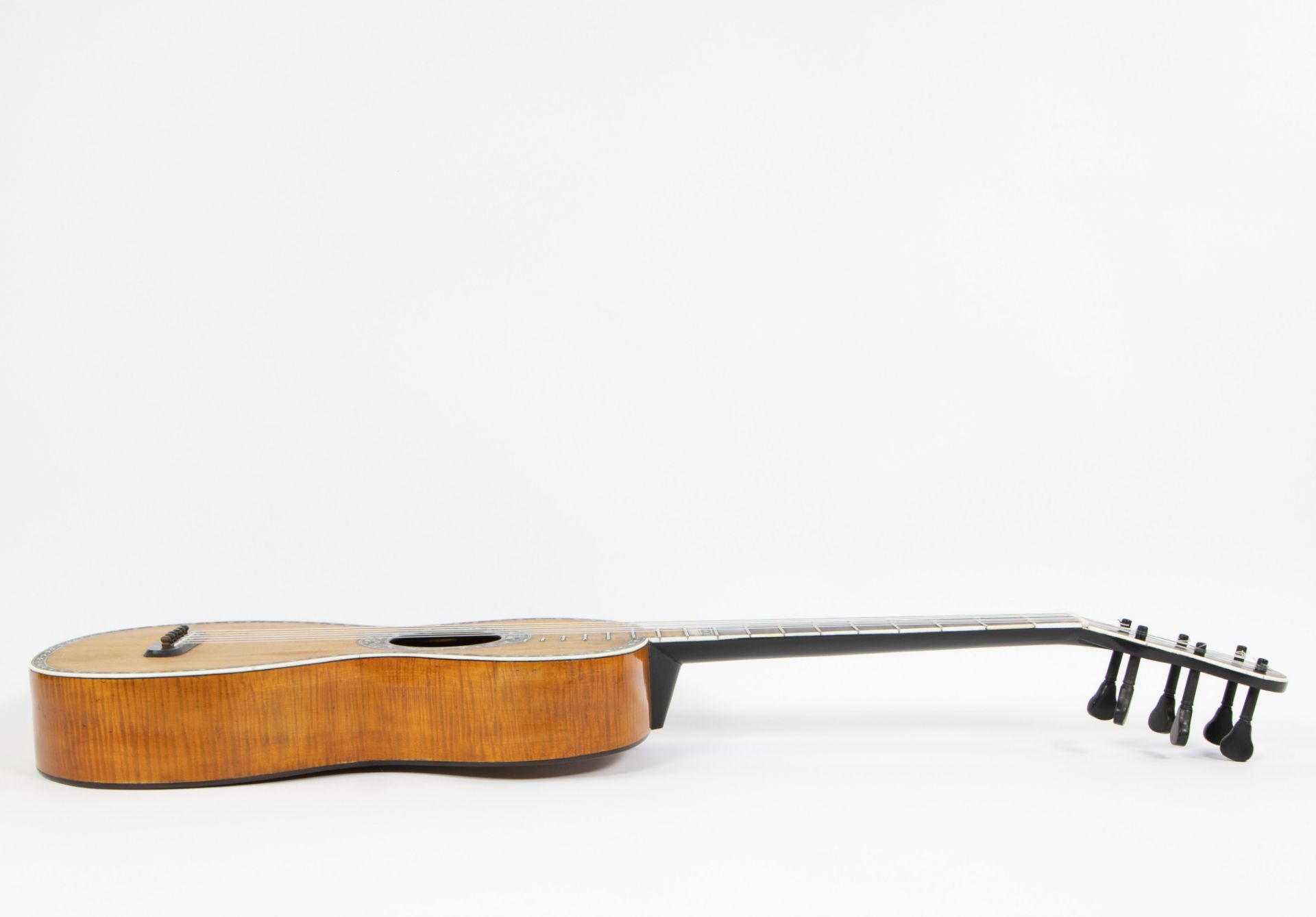 Romantic guitar built by Joseph CALOT (born 1793, Mirecourt) ca 1820, branded 'CALOT-DROUOT' - Image 4 of 7