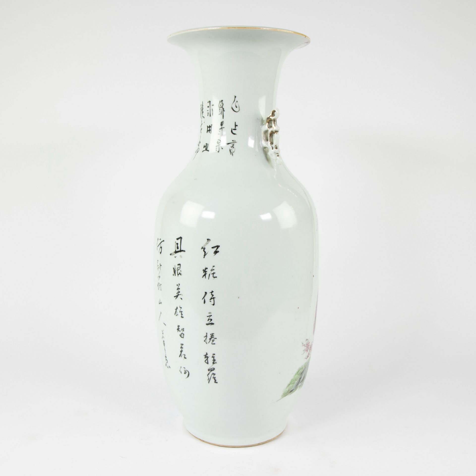 19th century Chinese famille rose vase decorated with figures and Chinese texts - Image 7 of 11