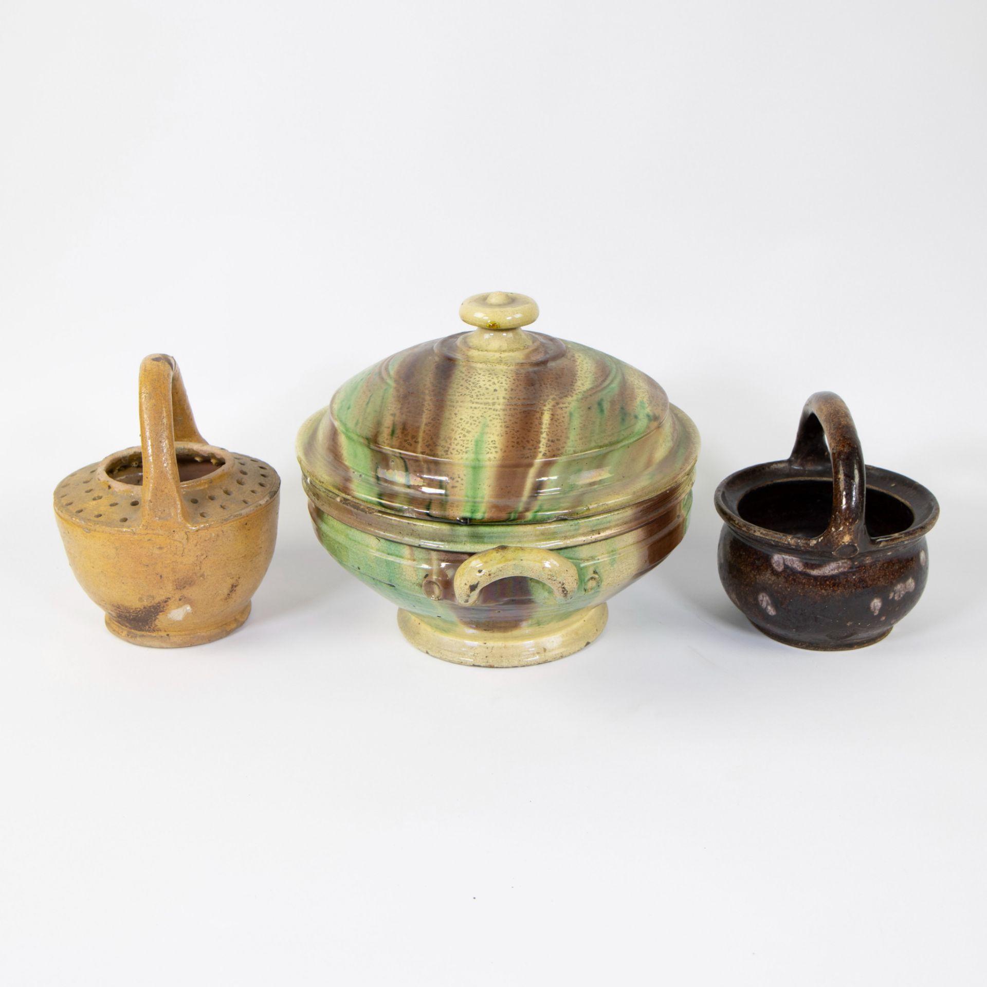 Collection of earthenware 18th and 19th century, candelabra pot with lid 19th, Torhout bowl 19th, 2 - Image 4 of 6