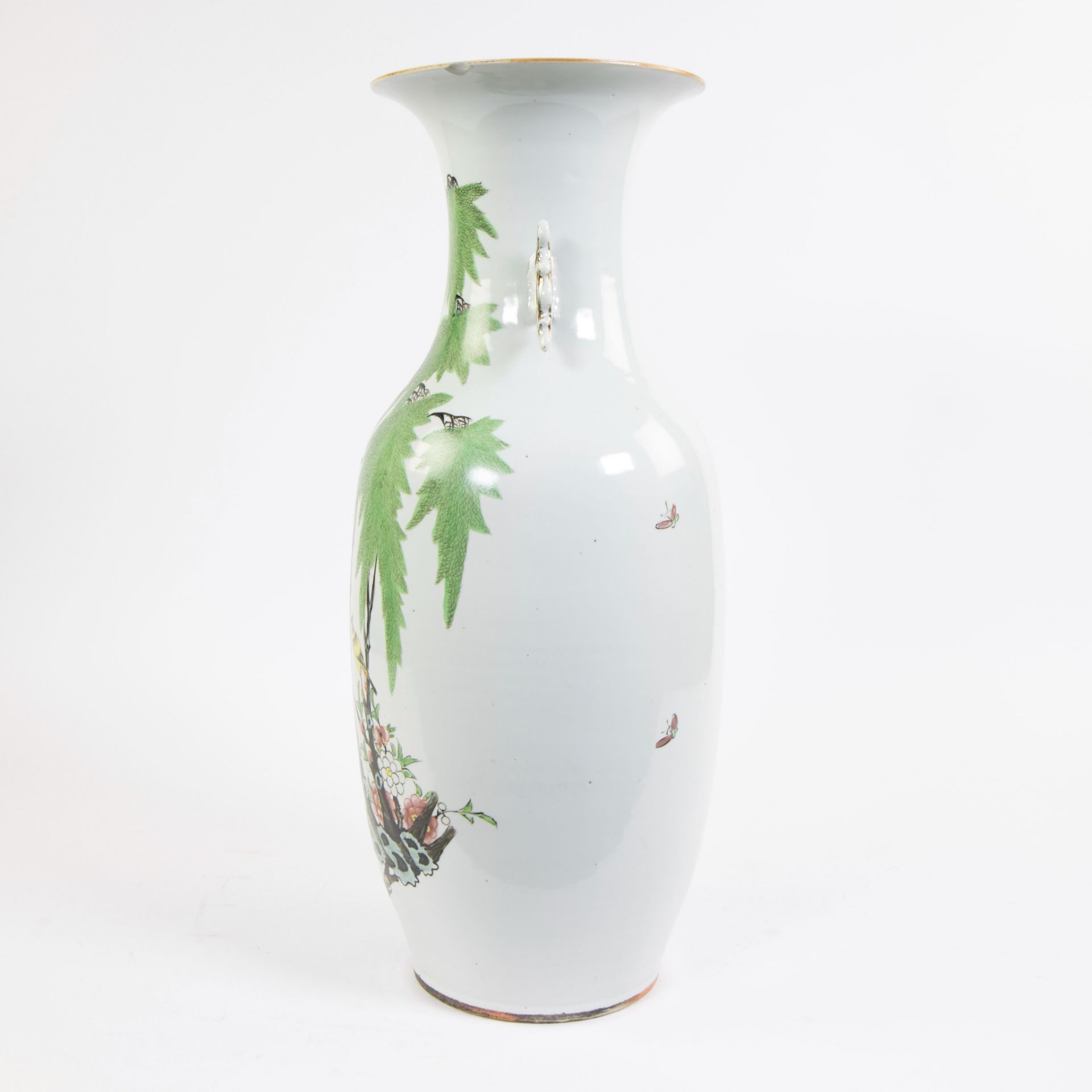 Chinese famille rose vase with birds and flowers, late 19th C - Image 2 of 7