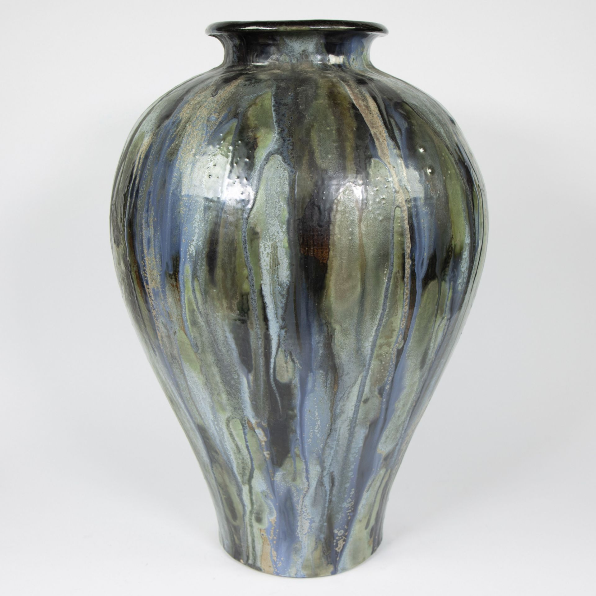 Exceptionally large glazed vase in earthenware, design & execution Roger Guérin, Bouffioulx - Belgiu - Image 3 of 5