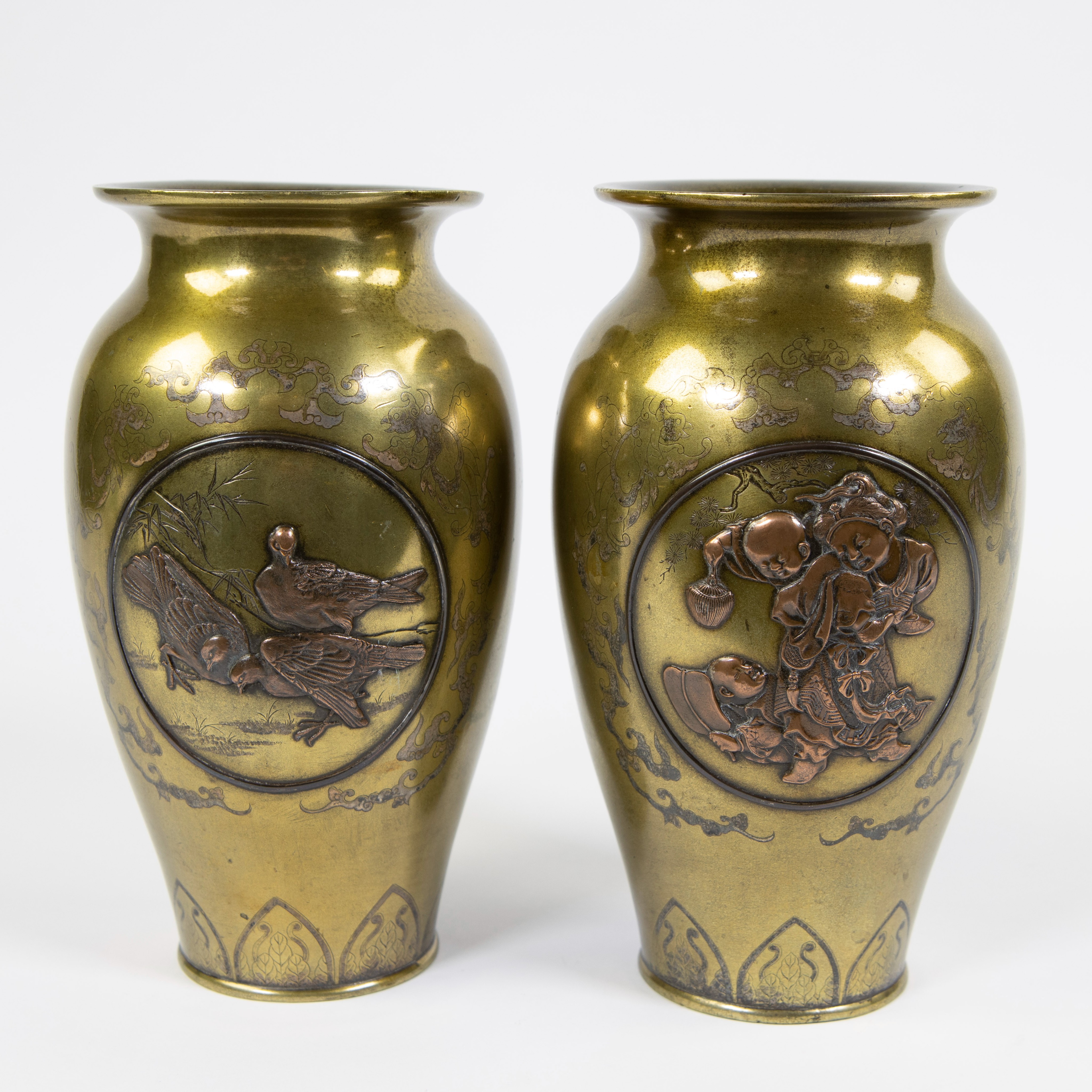 Pair of Japanese brass vases with copper decoration, ca 1900 - Image 3 of 5