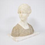 Women's bust in alabaster ca 1900