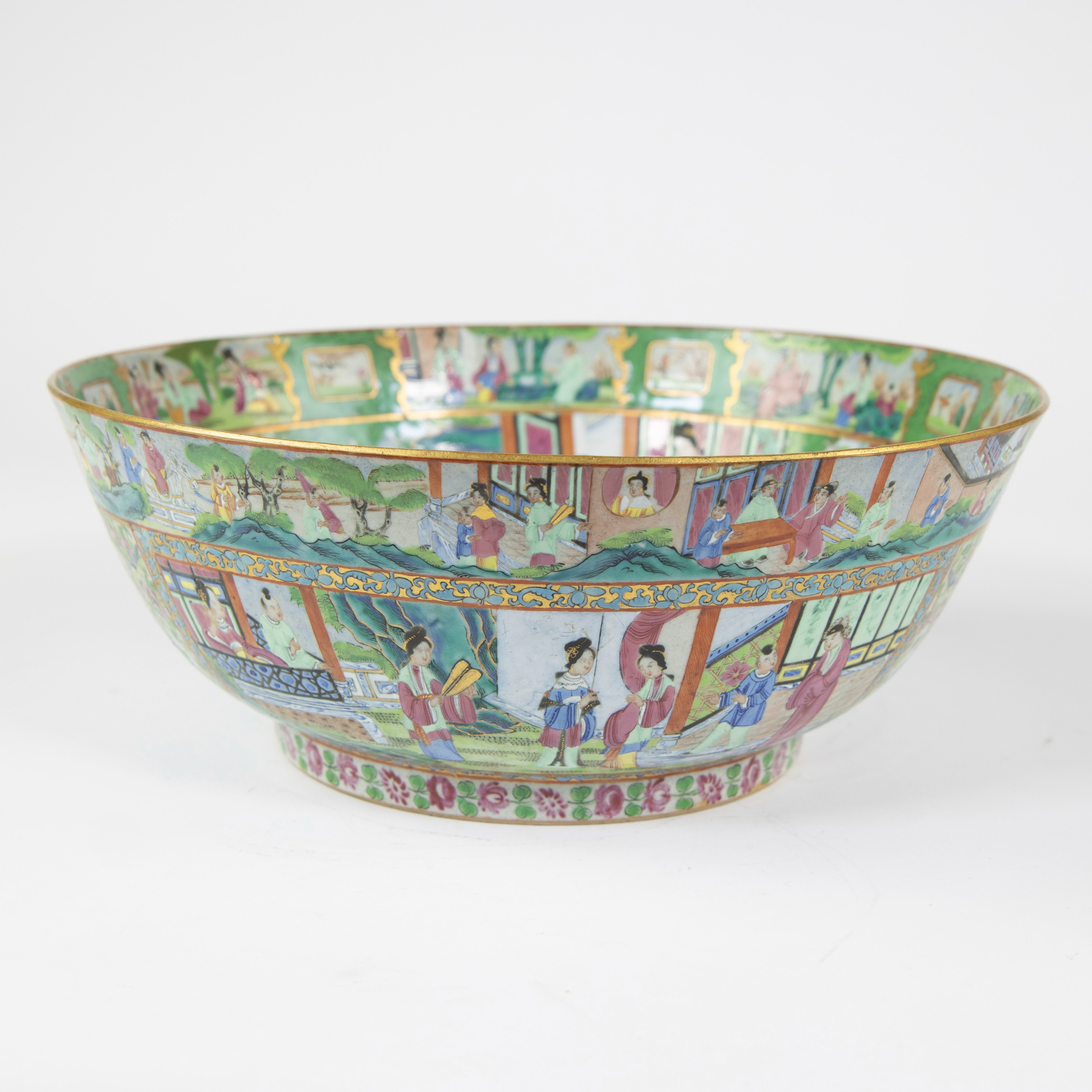 Large Chinese procelain famille rose bowl of exceptional quality, finely painted with scenes of educ