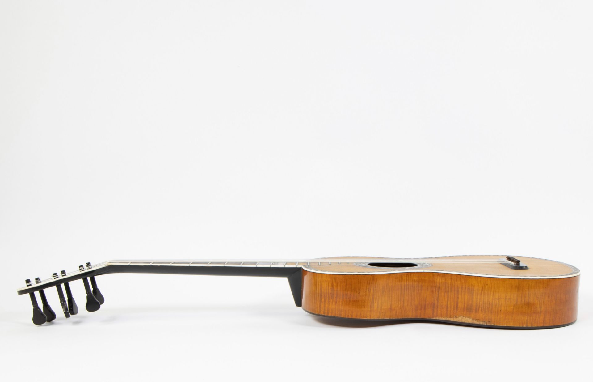 Romantic guitar built by Joseph CALOT (born 1793, Mirecourt) ca 1820, branded 'CALOT-DROUOT' - Image 3 of 7