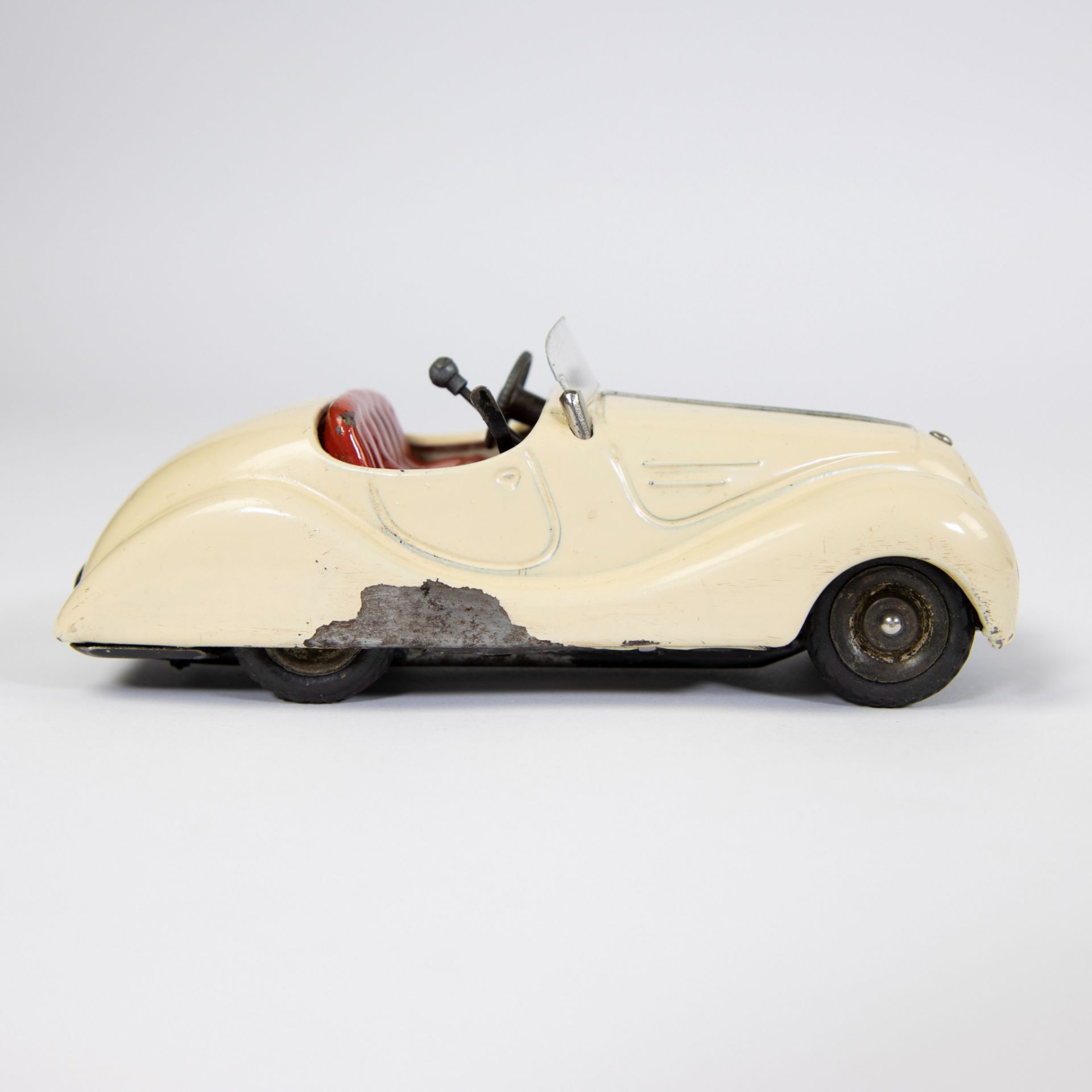 SCHUCO white BMW with 5 gears 1943 n° 4001 - Image 3 of 6