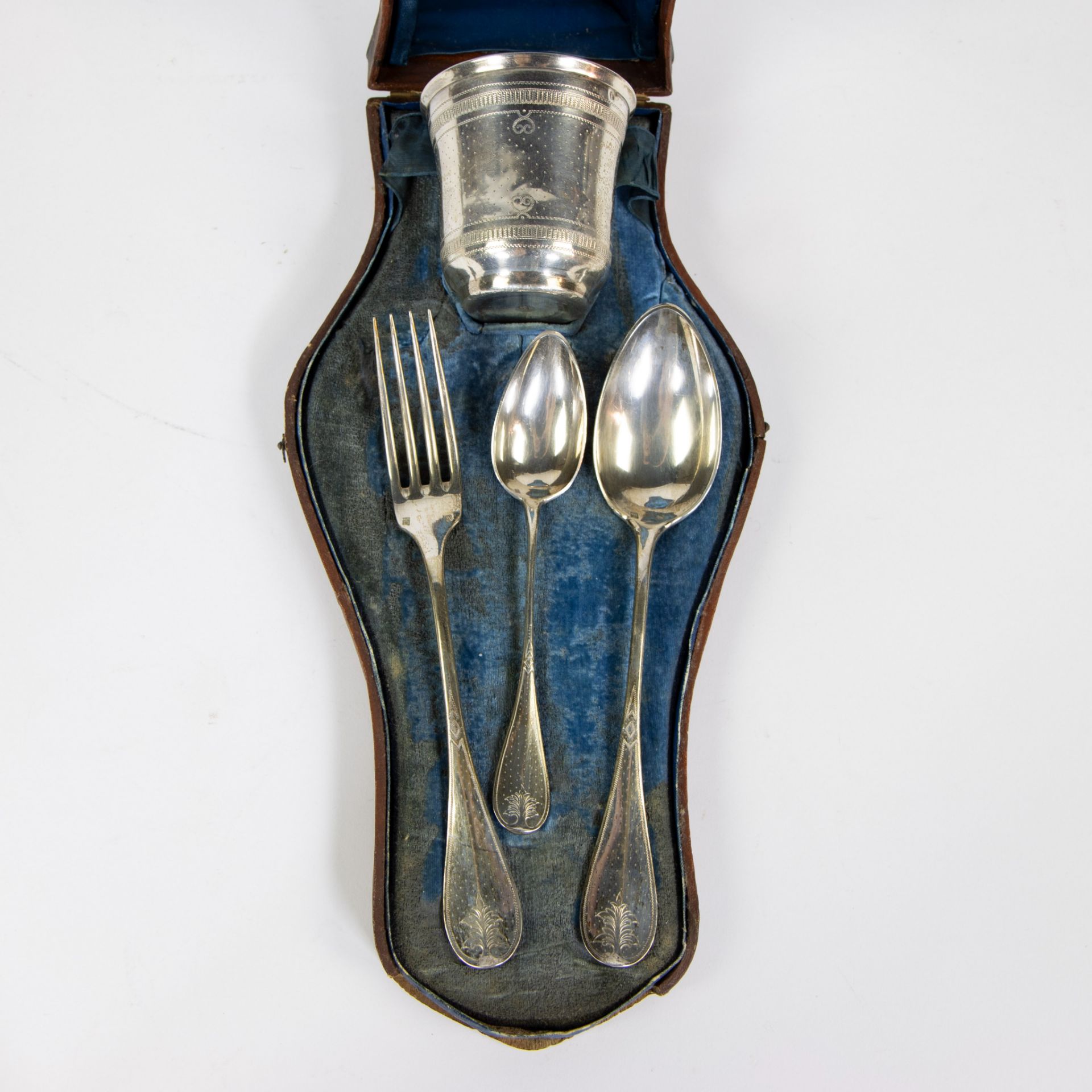 Etui silver cup French, cutlery DELHEID 19th century, mentioned in catalog exhibition Delheid - Image 3 of 3