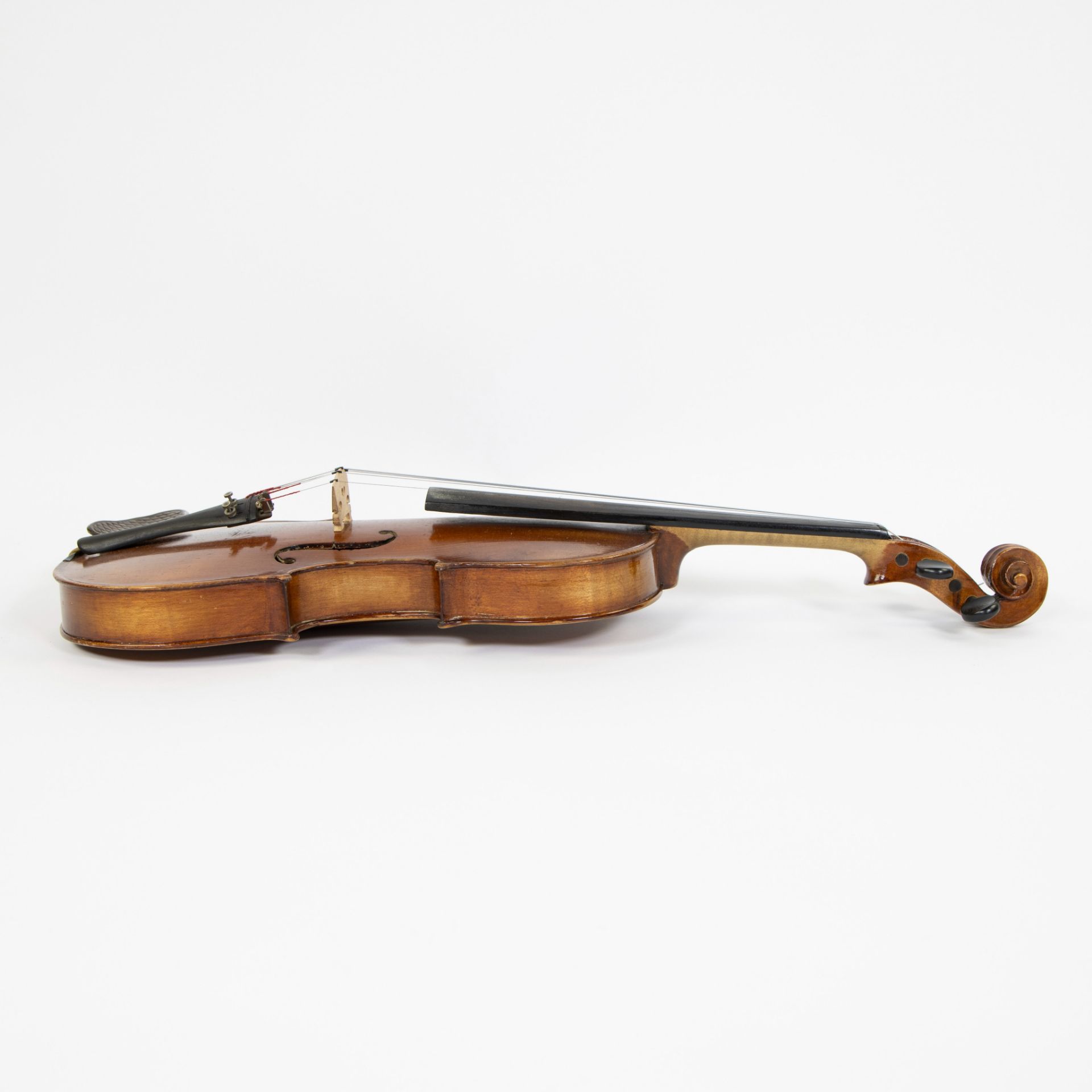 Violin Label 'Antonius Stradiuarius, Cremonensis, 1716, made in Germany', playable, 360mm, wooden ca - Image 4 of 5