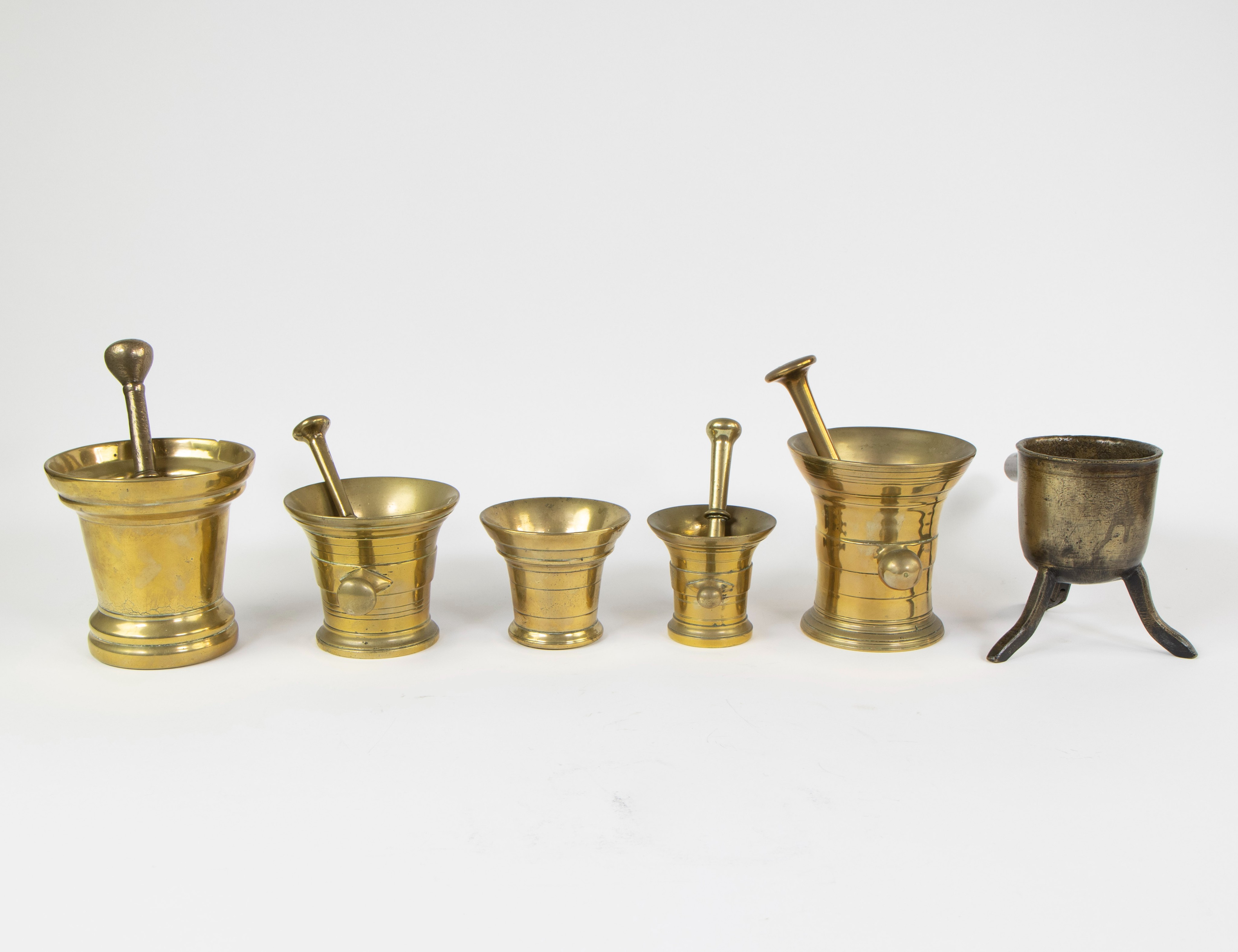 Collection of mortars, pestles and a melting pot - Image 4 of 6