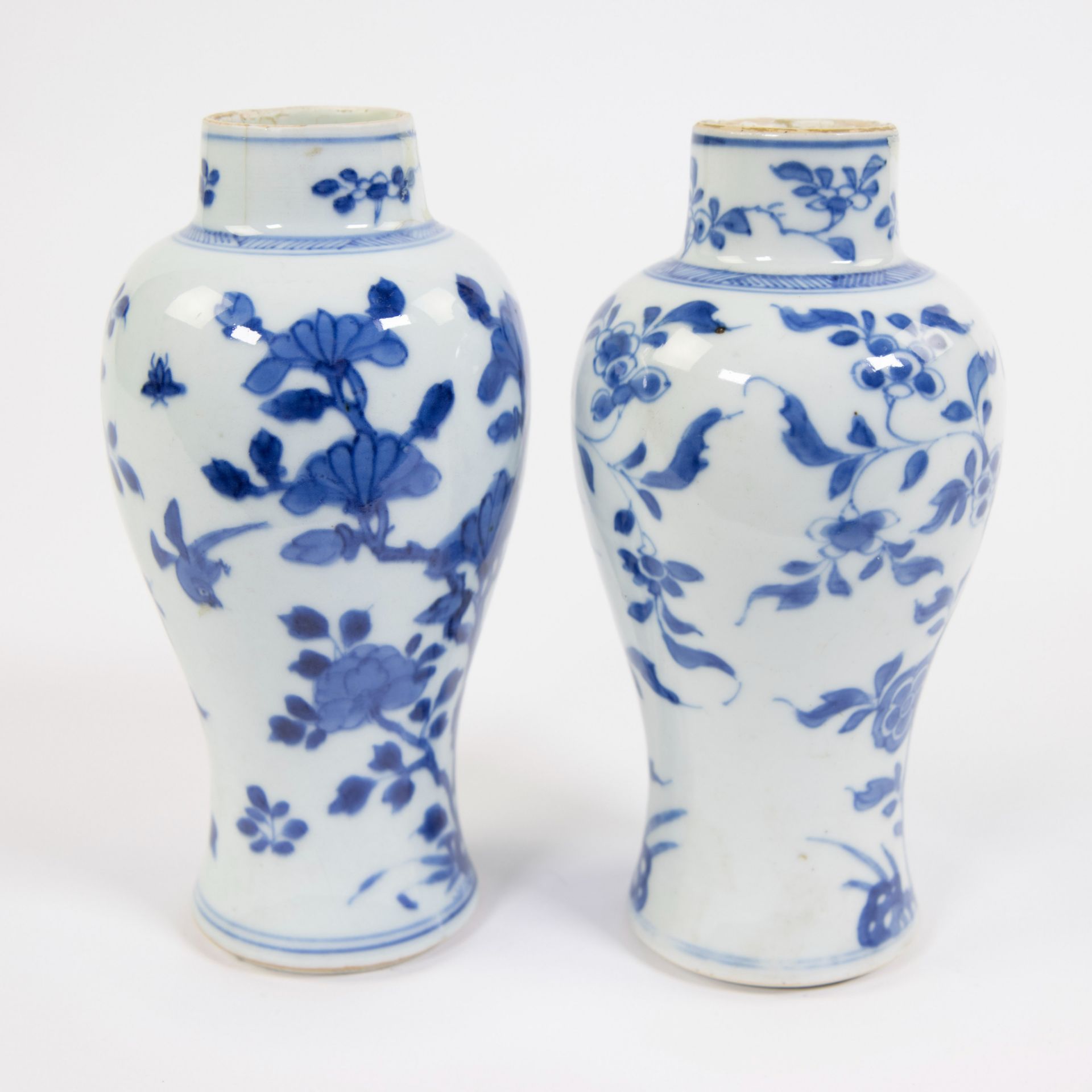 Two Kangxi porcelain vases, China, early 18th century - Image 4 of 6