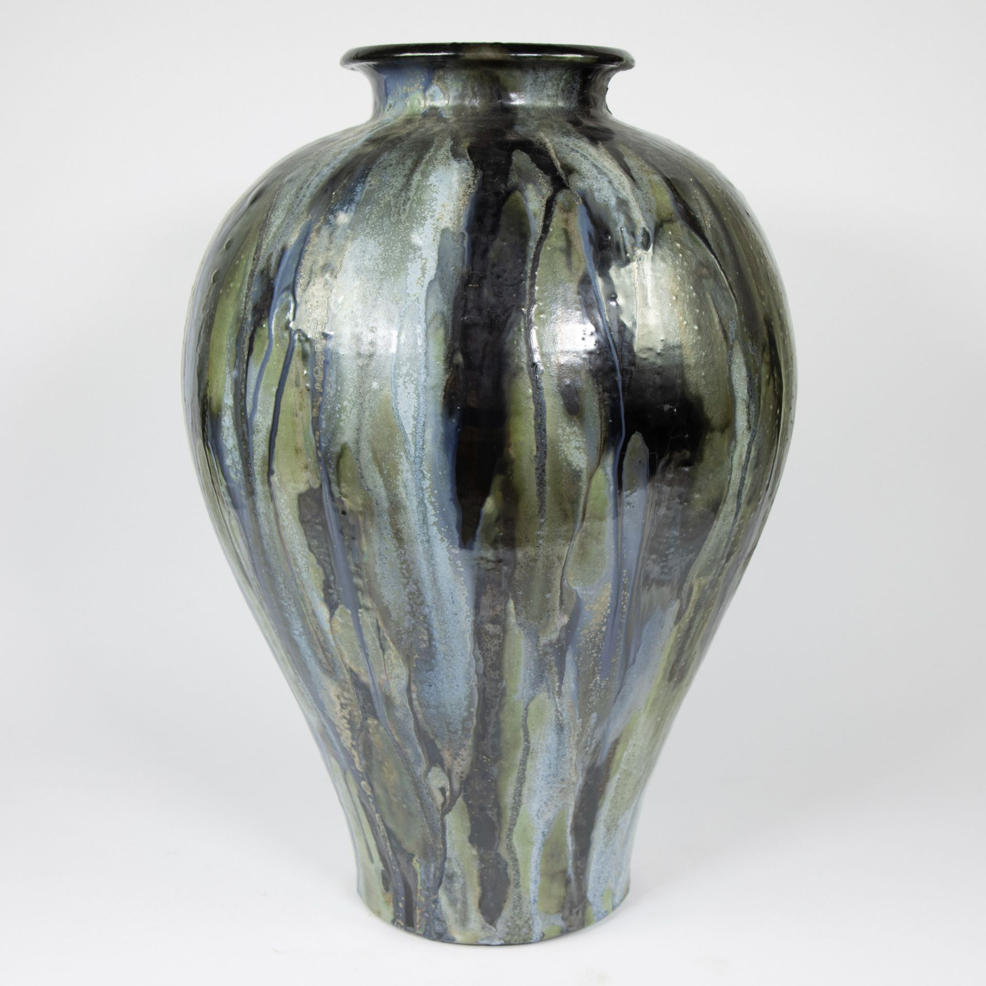 Exceptionally large glazed vase in earthenware, design & execution Roger Guérin, Bouffioulx - Belgiu - Image 4 of 5