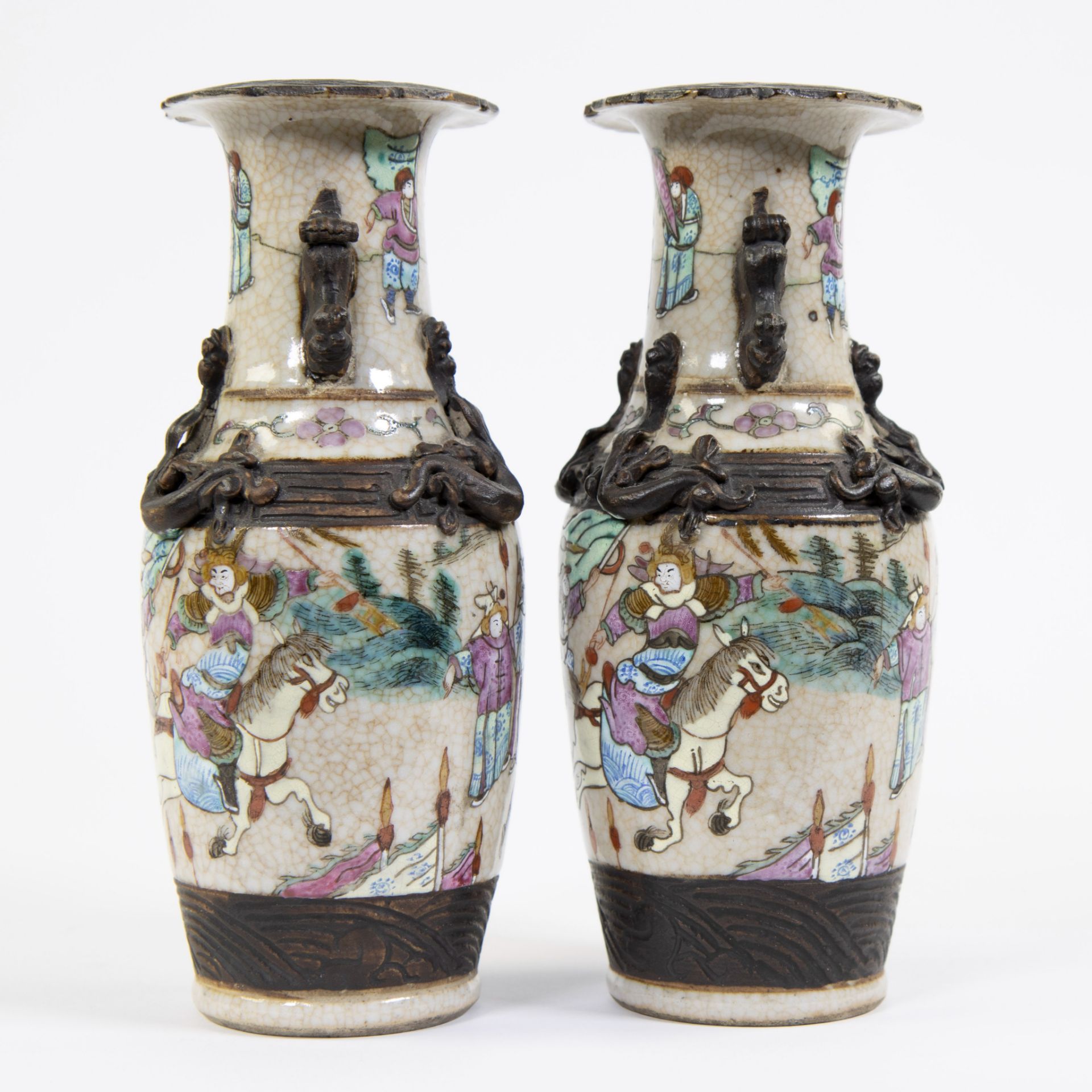 Collection of 2 Chinese Nankin vases, ca 1900 - Bild 4 aus 6