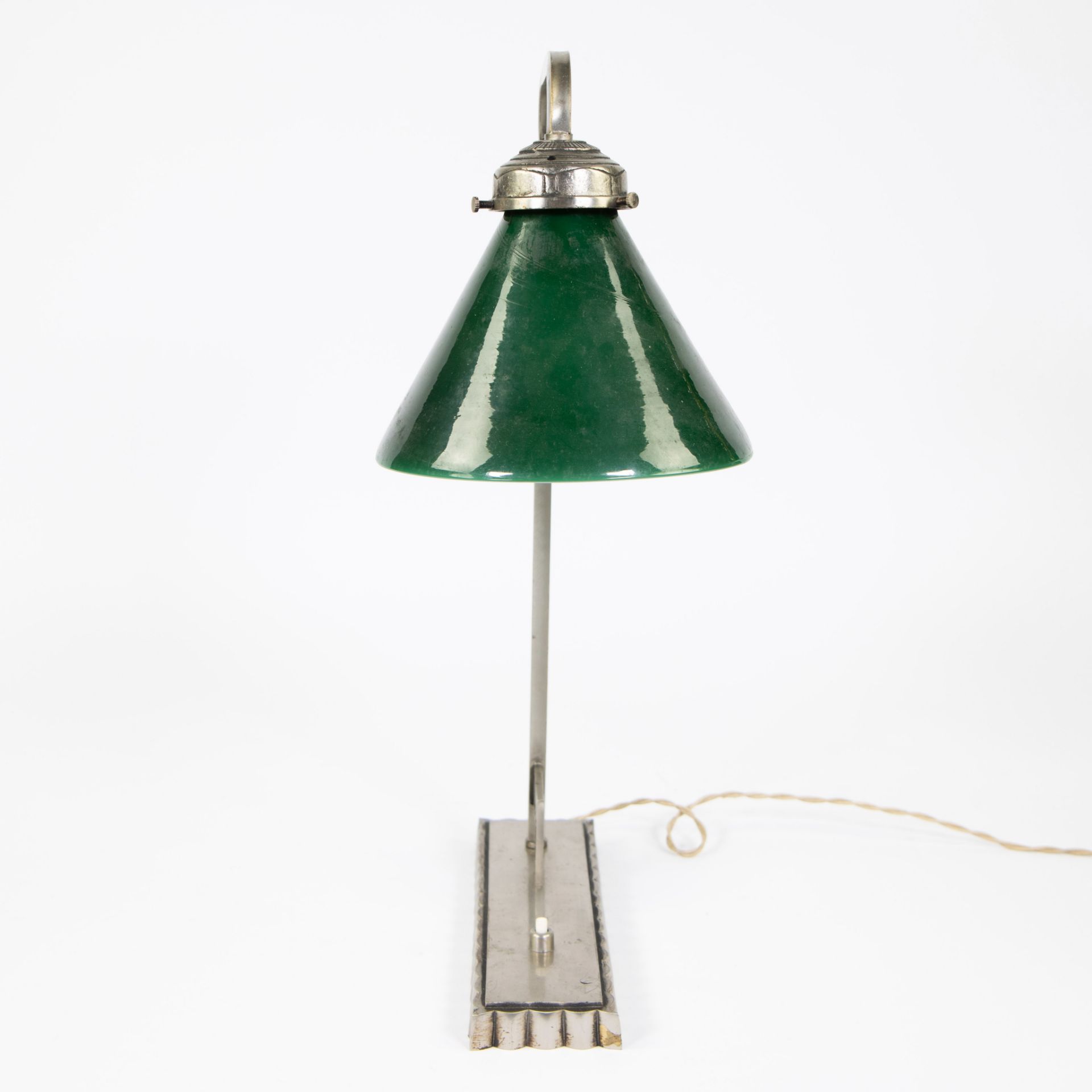 Art Deco reading lamp in silver plated metal and green glass shade - Image 2 of 4