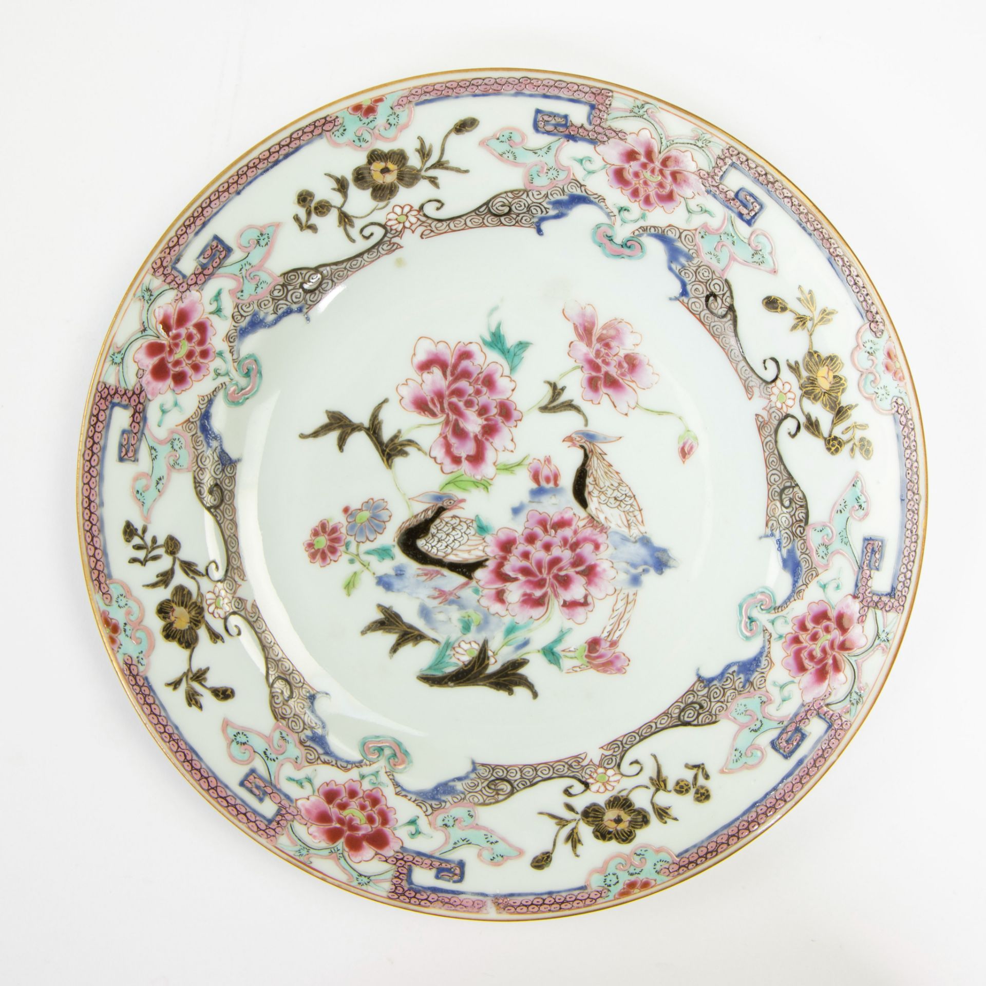 Set of six Chinese porcelain famille rose plates with tobacco leaf, peony and pheasant decor. Qianlo - Bild 10 aus 13