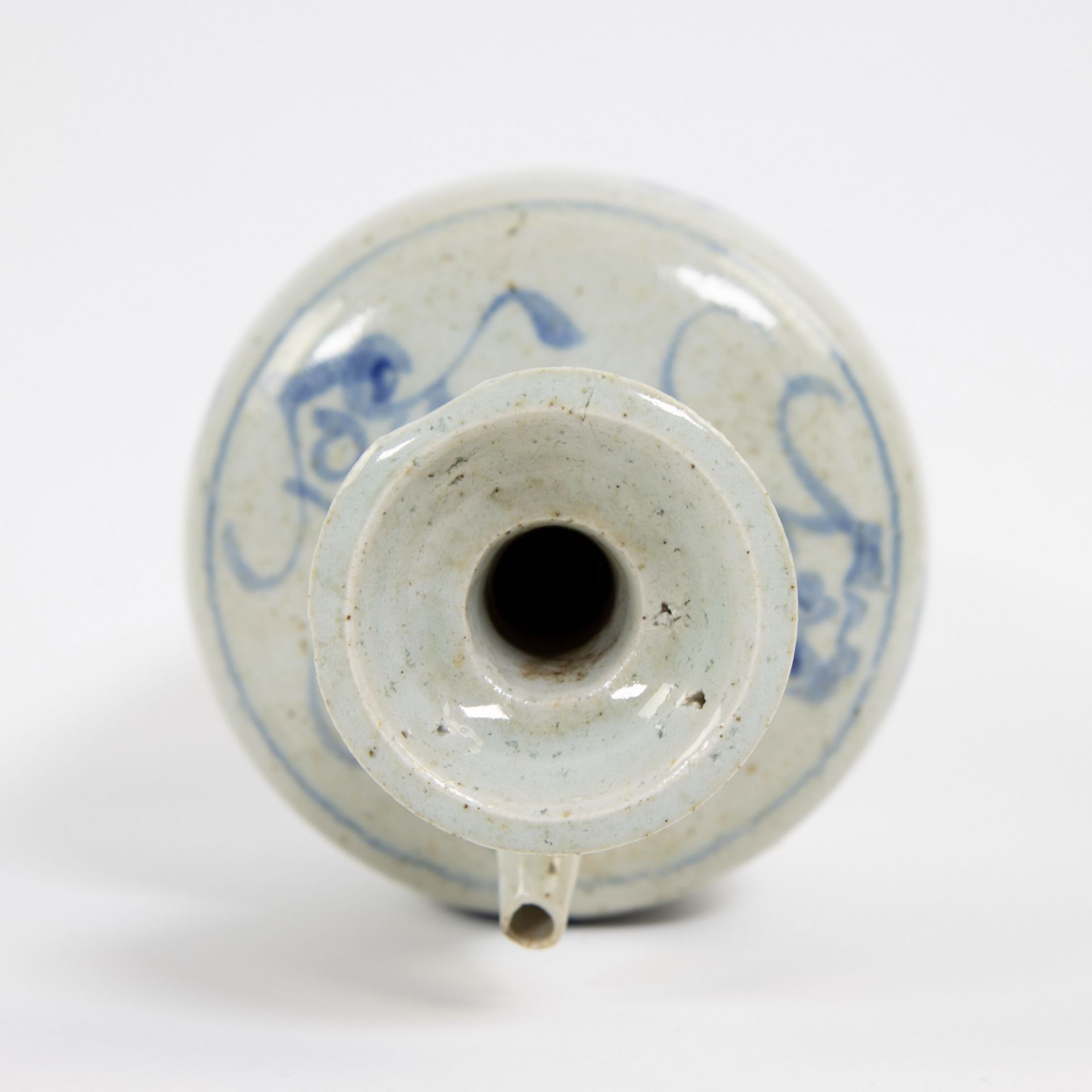 Pitcher or 'Kendi' in blue and white Chinese porcelain, Ming dynasty - Bild 5 aus 6