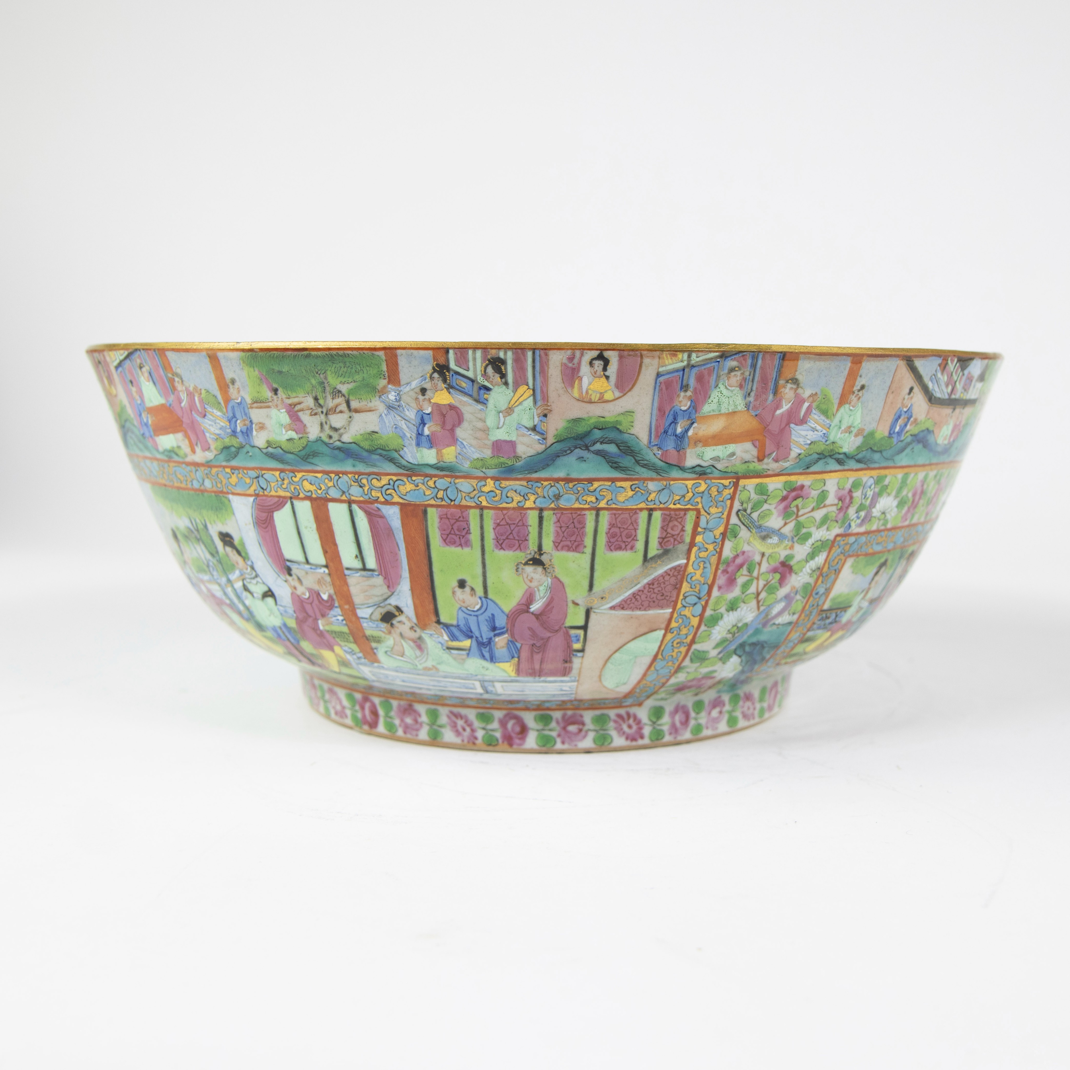 Large Chinese procelain famille rose bowl of exceptional quality, finely painted with scenes of educ - Image 6 of 13