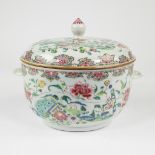 Chinese famille rose porcelain tureen and its cover, decorated with flowers, scrolls and a vase with