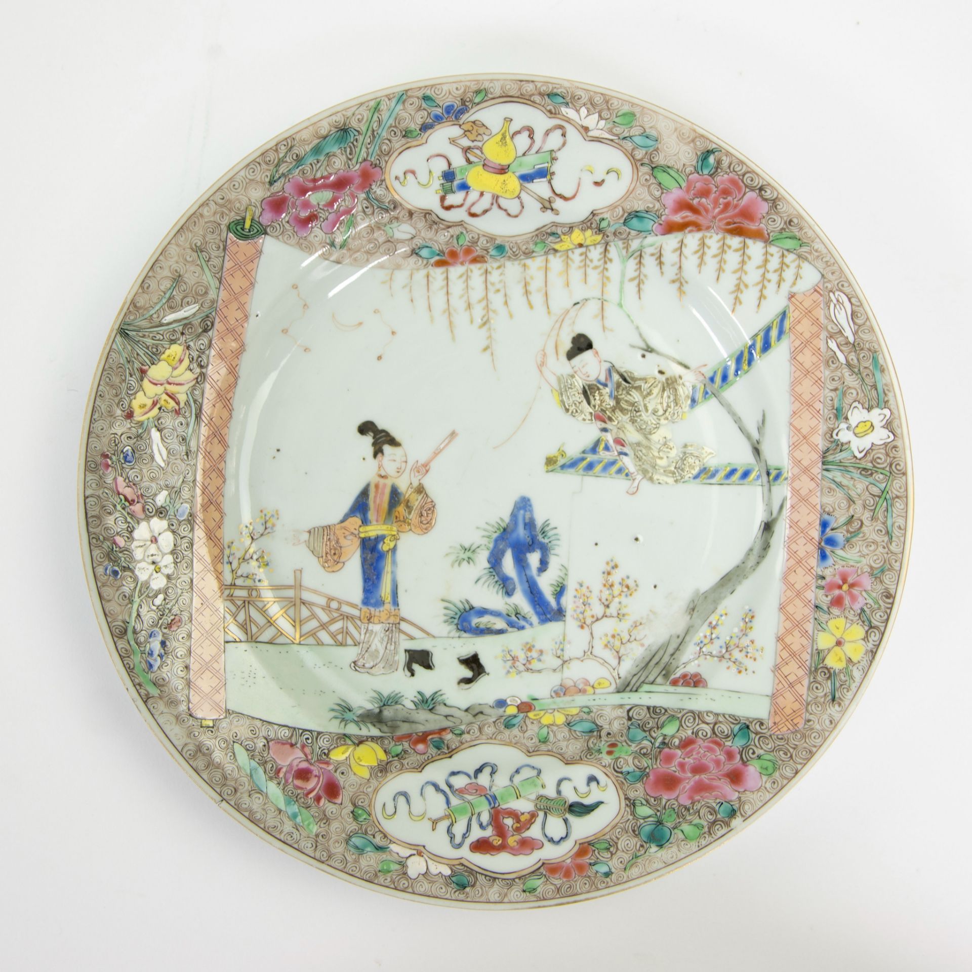 Set of six Chinese porcelain plates depicting a scene from the romance of The Western Chamber. Zhang - Image 9 of 15