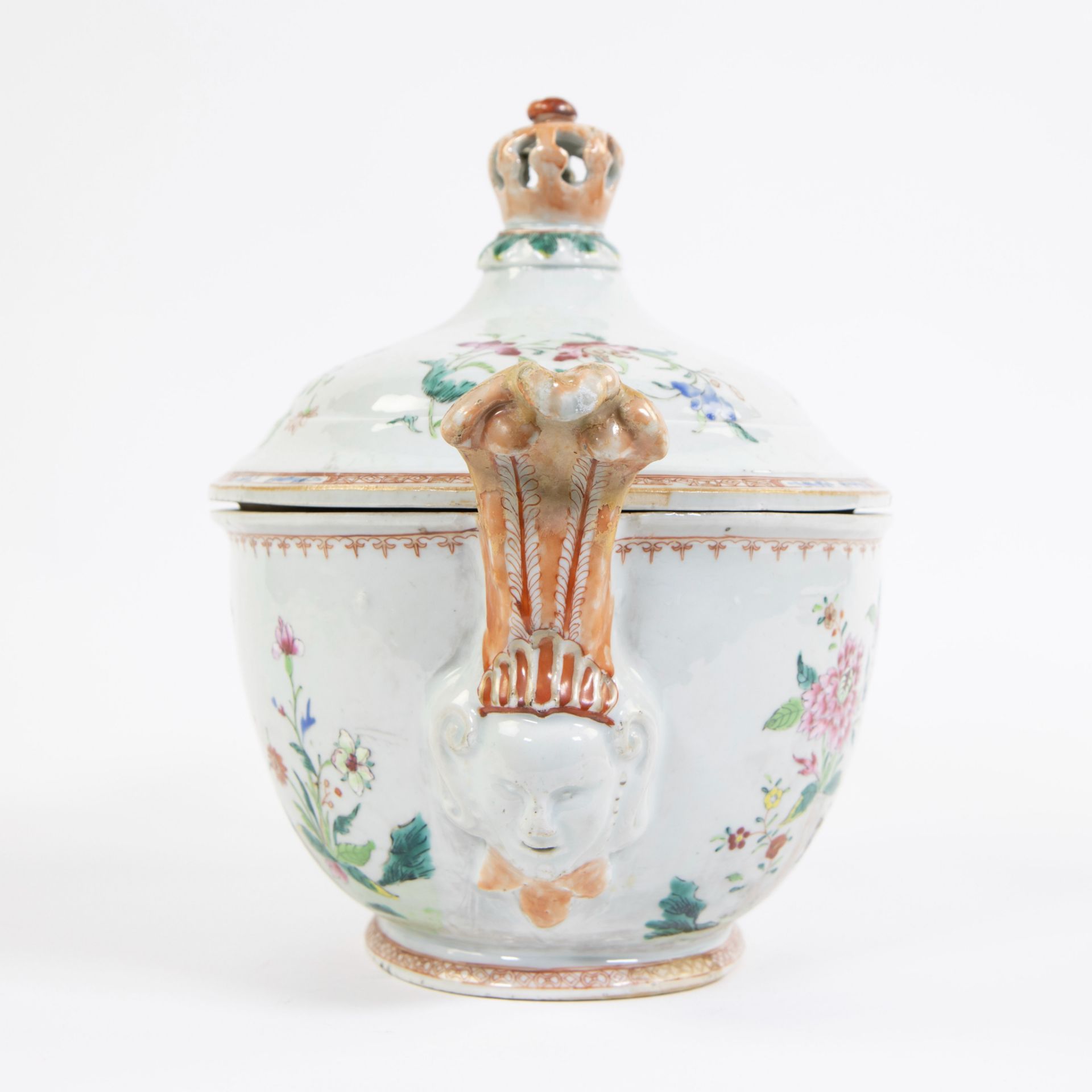 Chinese famille rose tureen and cover decorated with flowers and birds, 18th century - Image 3 of 9