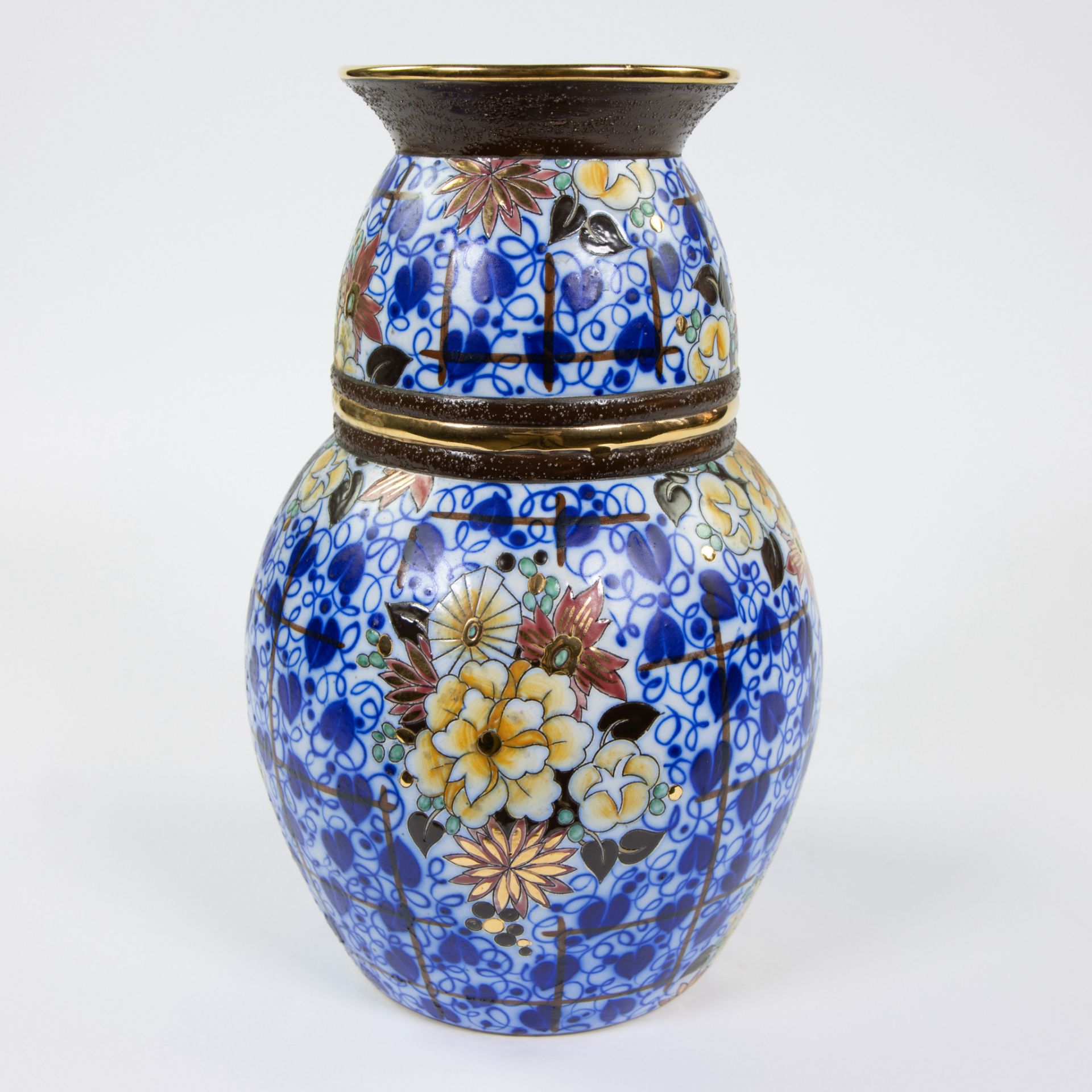 Raymond Chevalier / Boch La louvière, Egg-shaped vase, enamelled ceramics decorated with floral moti - Image 3 of 5