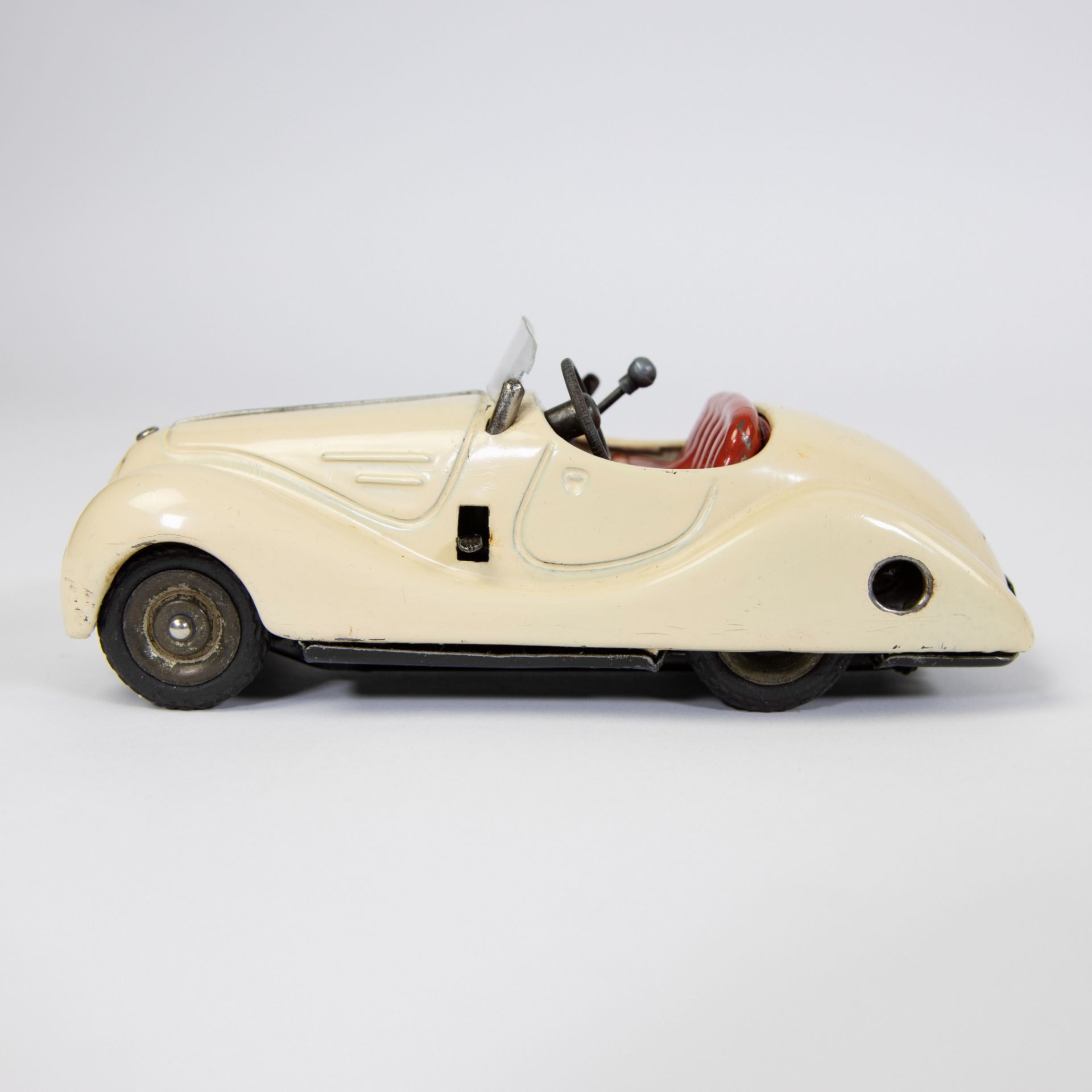 SCHUCO white BMW with 5 gears 1943 n° 4001