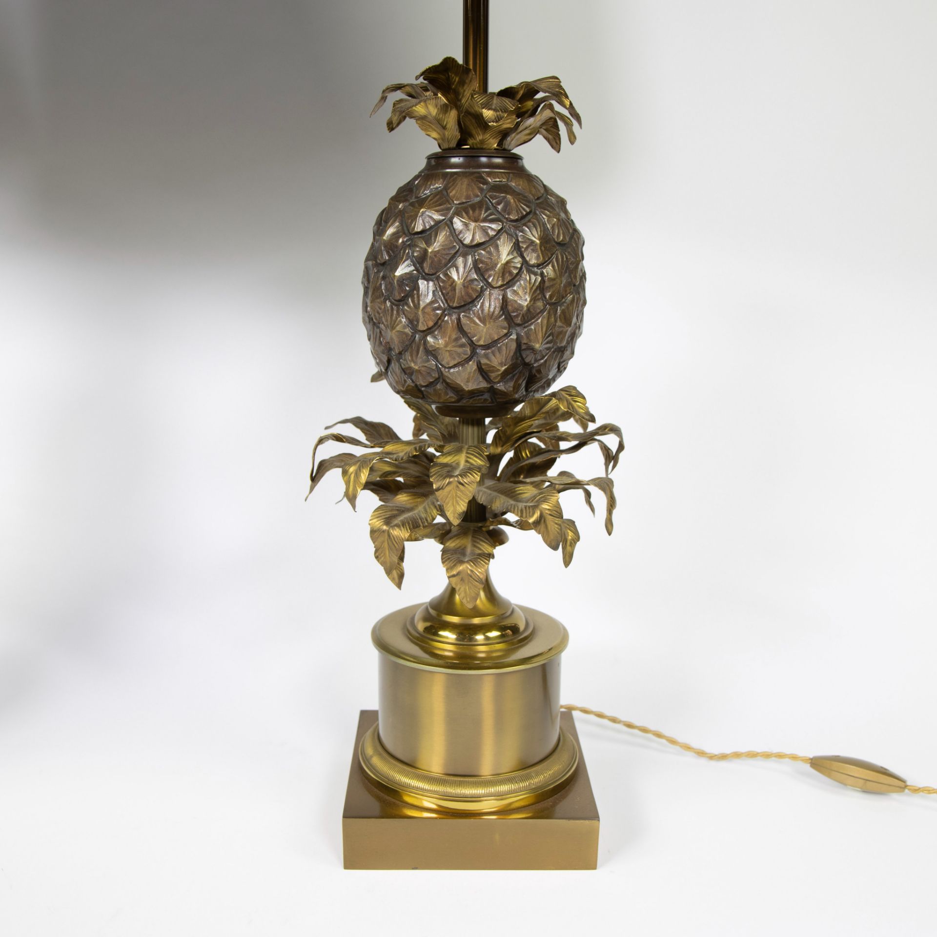 Maison Charles, two large bronze and brass "Pineapple" table lamp with bronze and brass shade. Signe - Image 2 of 6