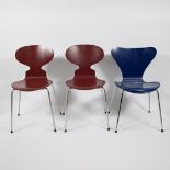 2 ant dining chairs and butterfly chair by Arne Jacobsen for Fritz Hansen