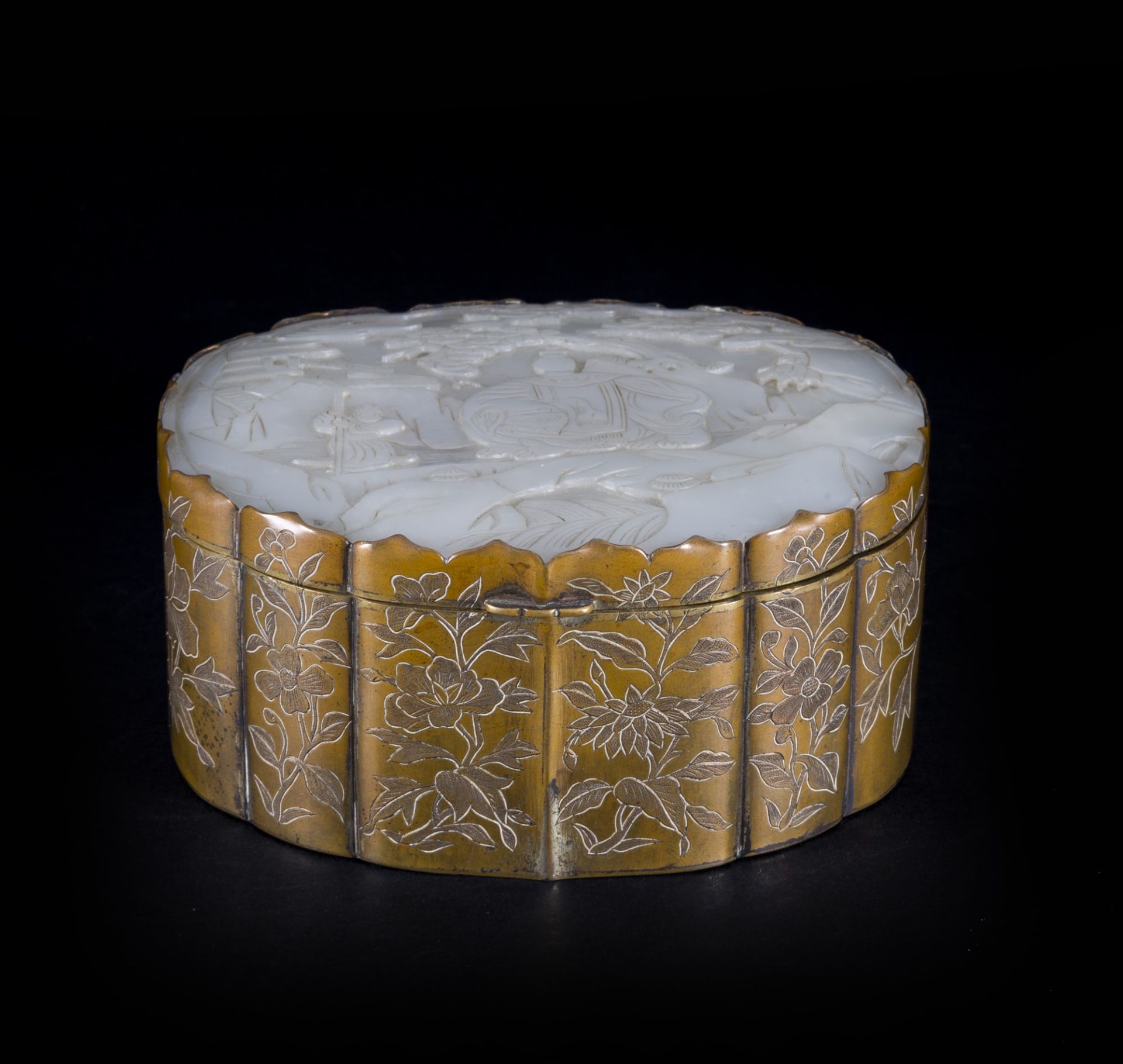 A WHITE JADE CARVED ELEPANTH PLAQUE MOUNTED ON A GILT COPPER A BOX placca h.6 x l. 13 cm x w. 10 cm - Image 2 of 3