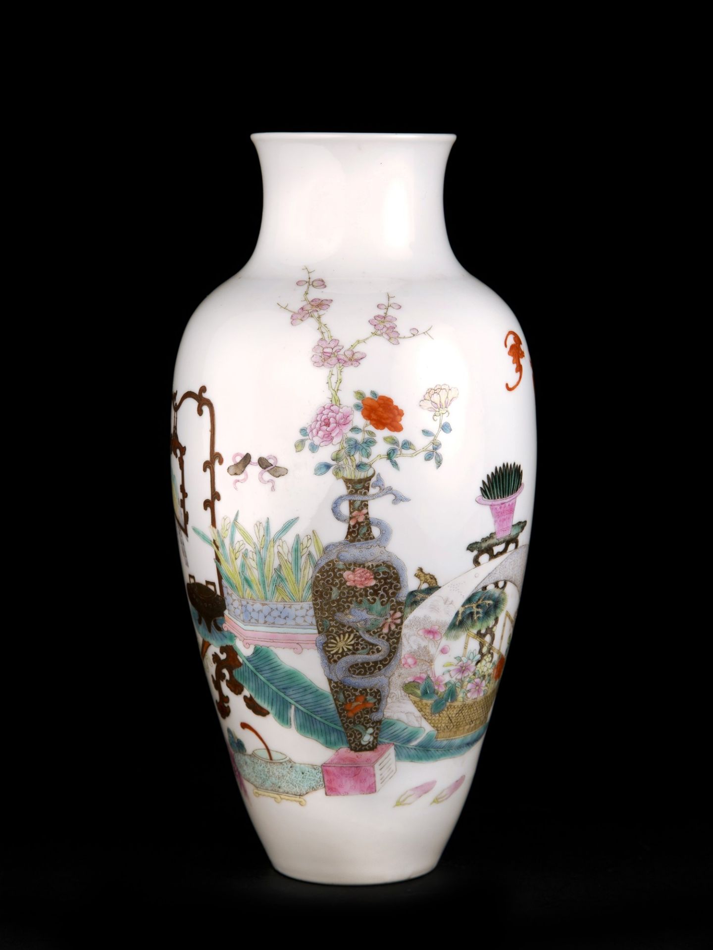 FAMILLE ROSE PORCELAIN VASE JU REN TANG ZHI MARKED h. 26 cm