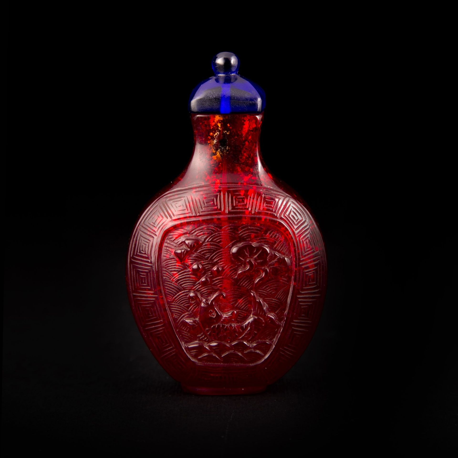 RED GLASS SNUFF BOTTLE h. 7,8 cm