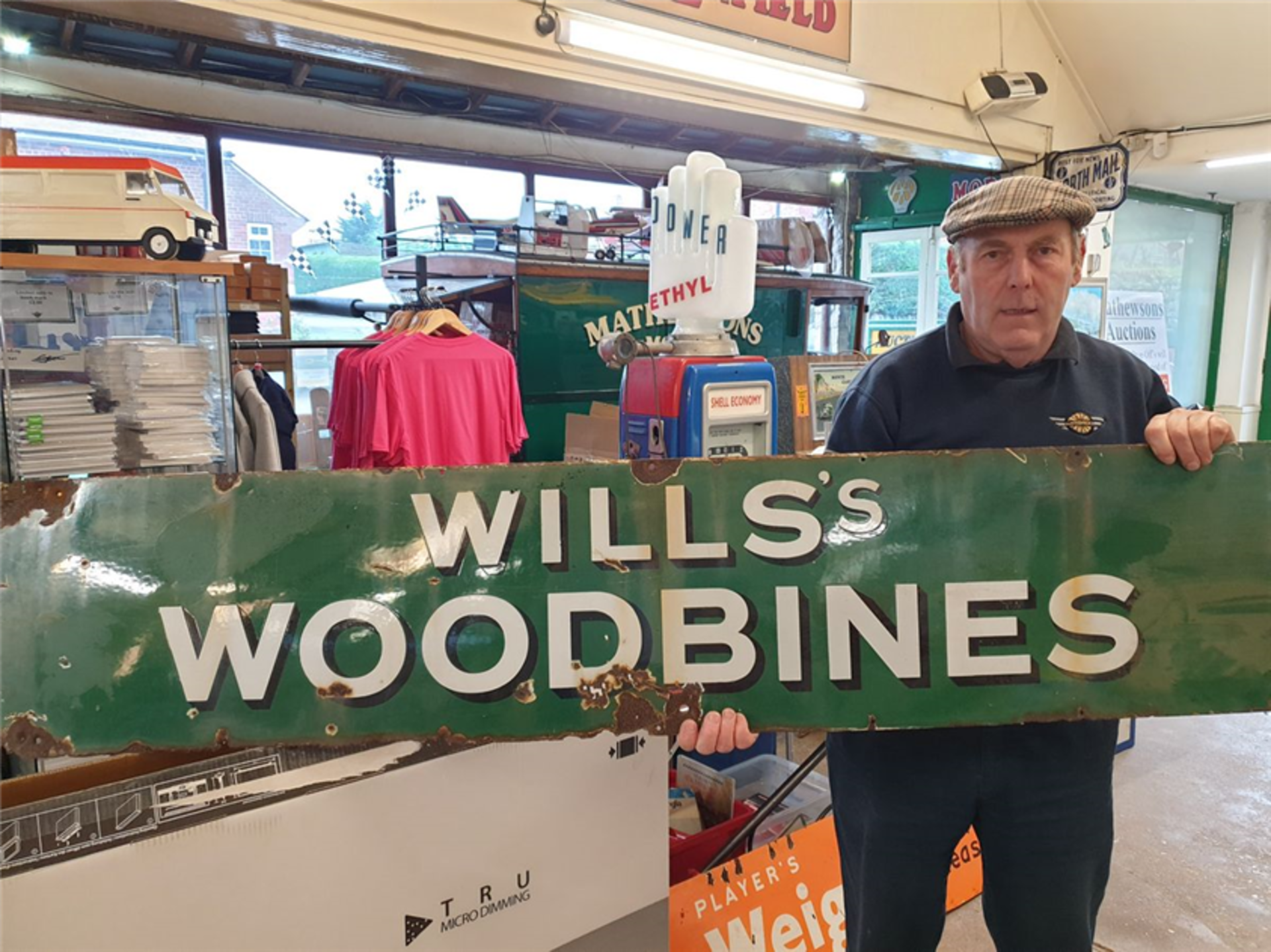 WILLS WOODBINES SIGN