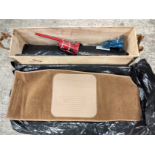 2 BOTTLE JACKS AND FRONT FLOOR CARPET (JAGUAR)