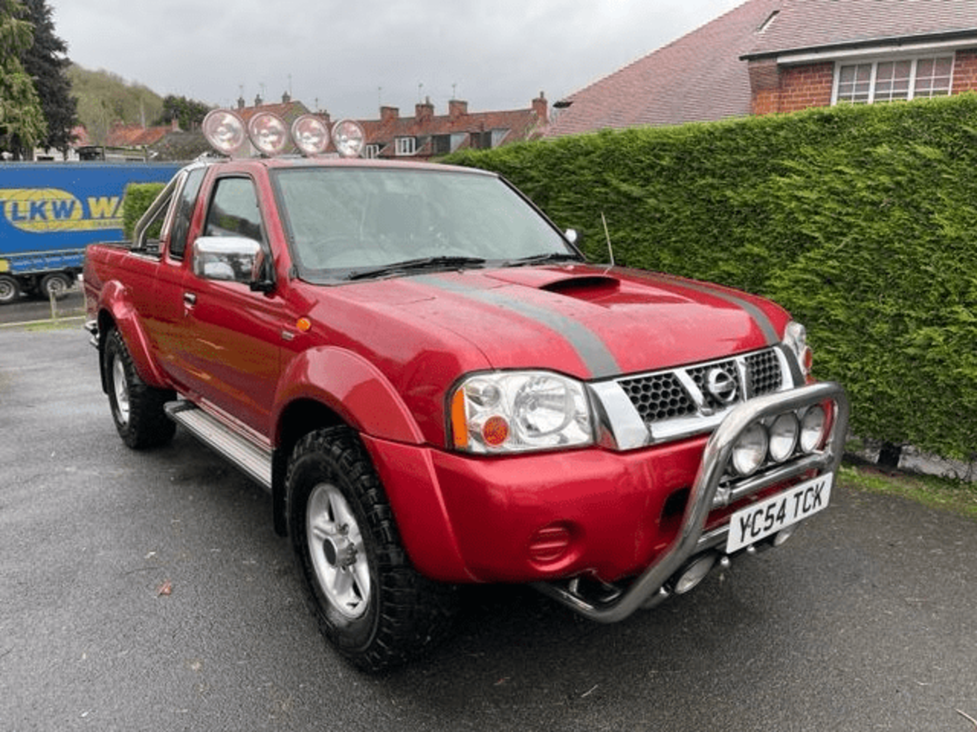 2004 NISSAN NAVARA