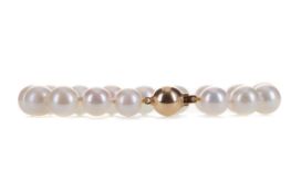 A PEARL BRACELET