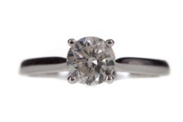 A CERTIFICATED DIAMOND SOLITAIRE RING