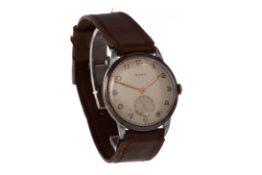 A GENTLEMAN'S CYMA MANUAL WIND WRIST WATCH