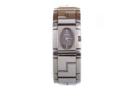 A LADY'S VERSACE STAINLESS STEEL QUARTZ WRIST WATCH