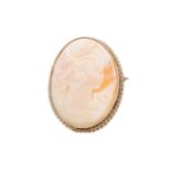 A GOLD CAMEO BROOCH